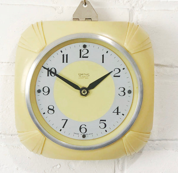 Vintage SMITHS Bakelite Battery Wall Clock | eXibit collection
