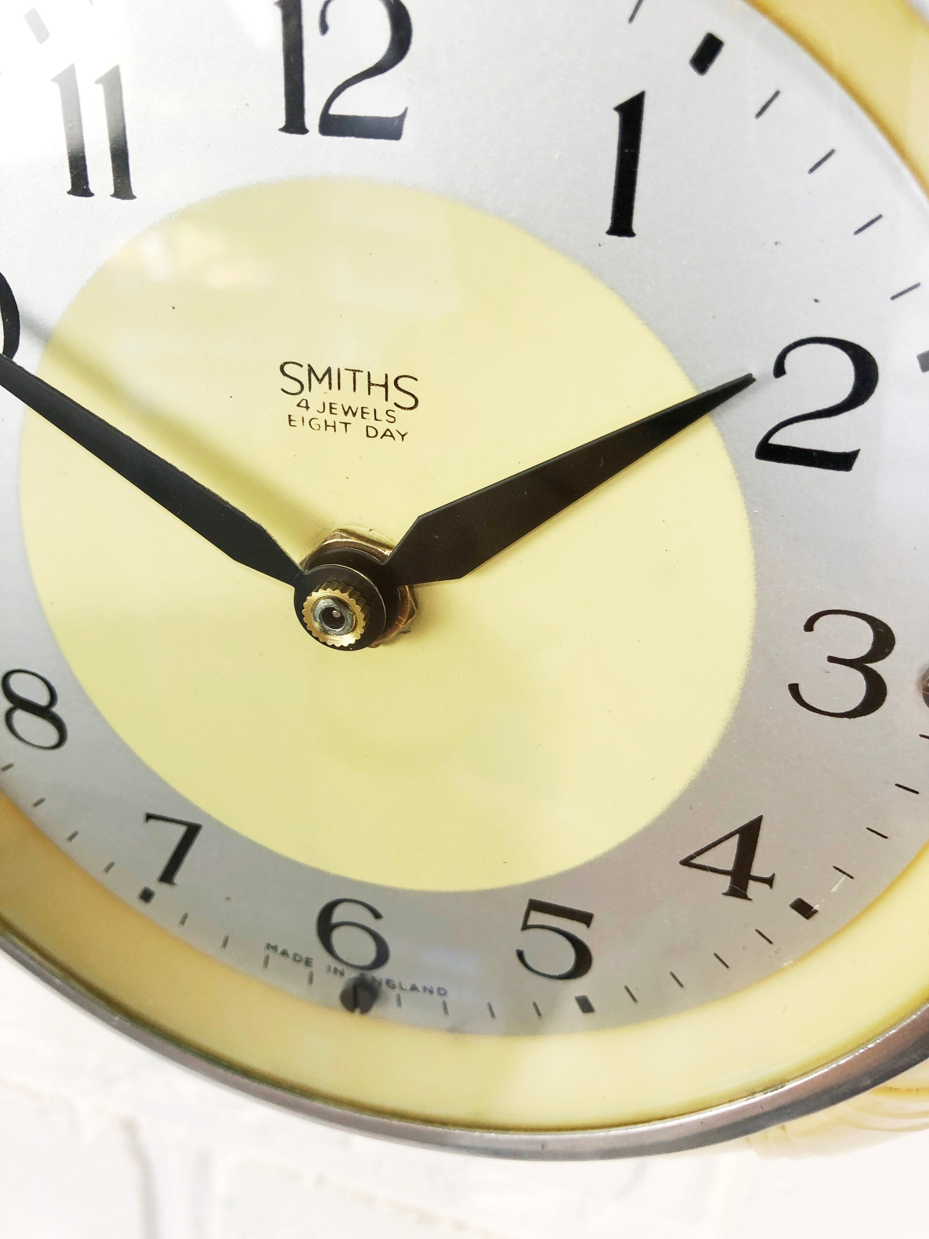 Vintage SMITHS Bakelite Battery Wall Clock | eXibit collection
