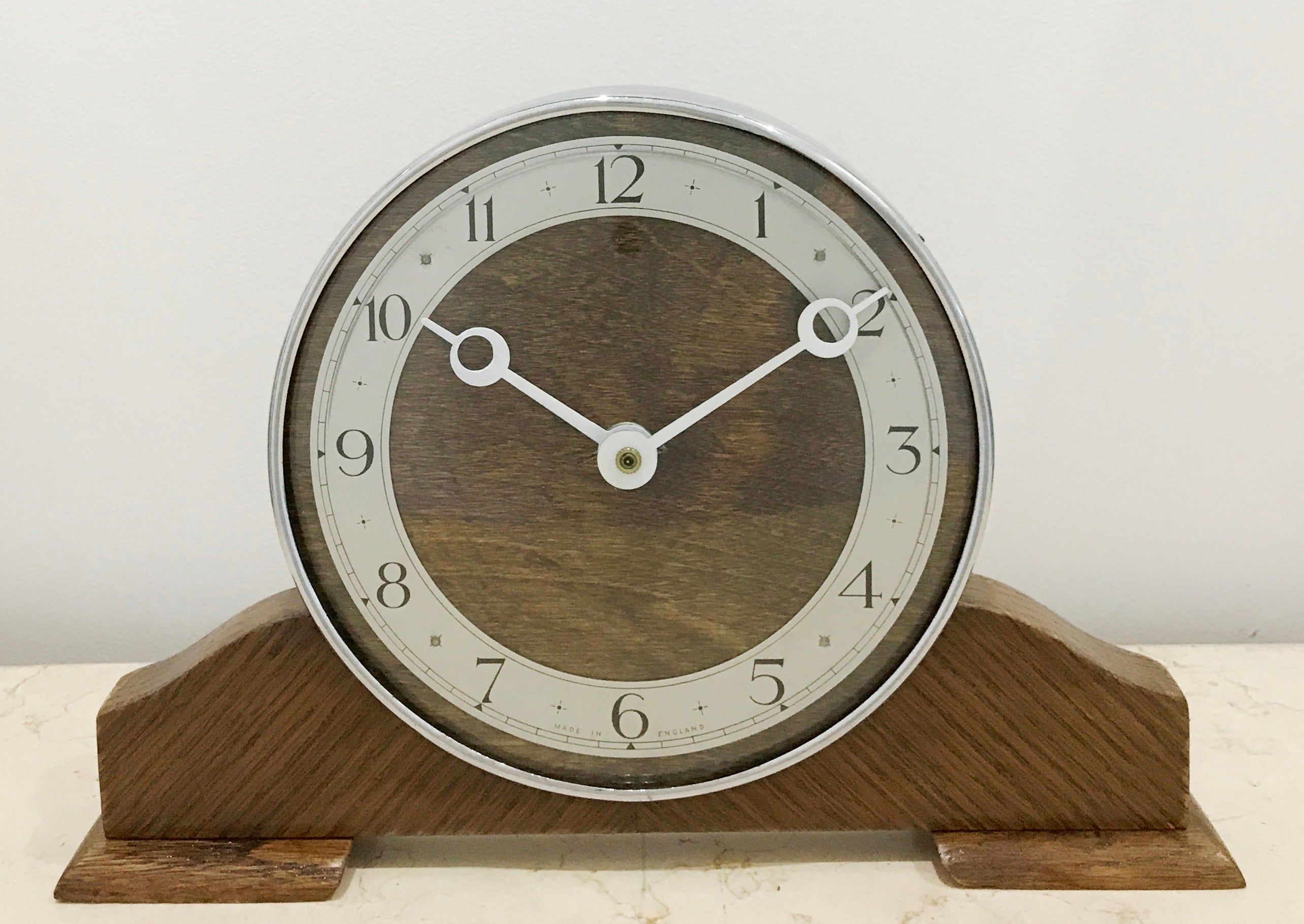 Vintage Battery Mantel Clock | eXibit collection