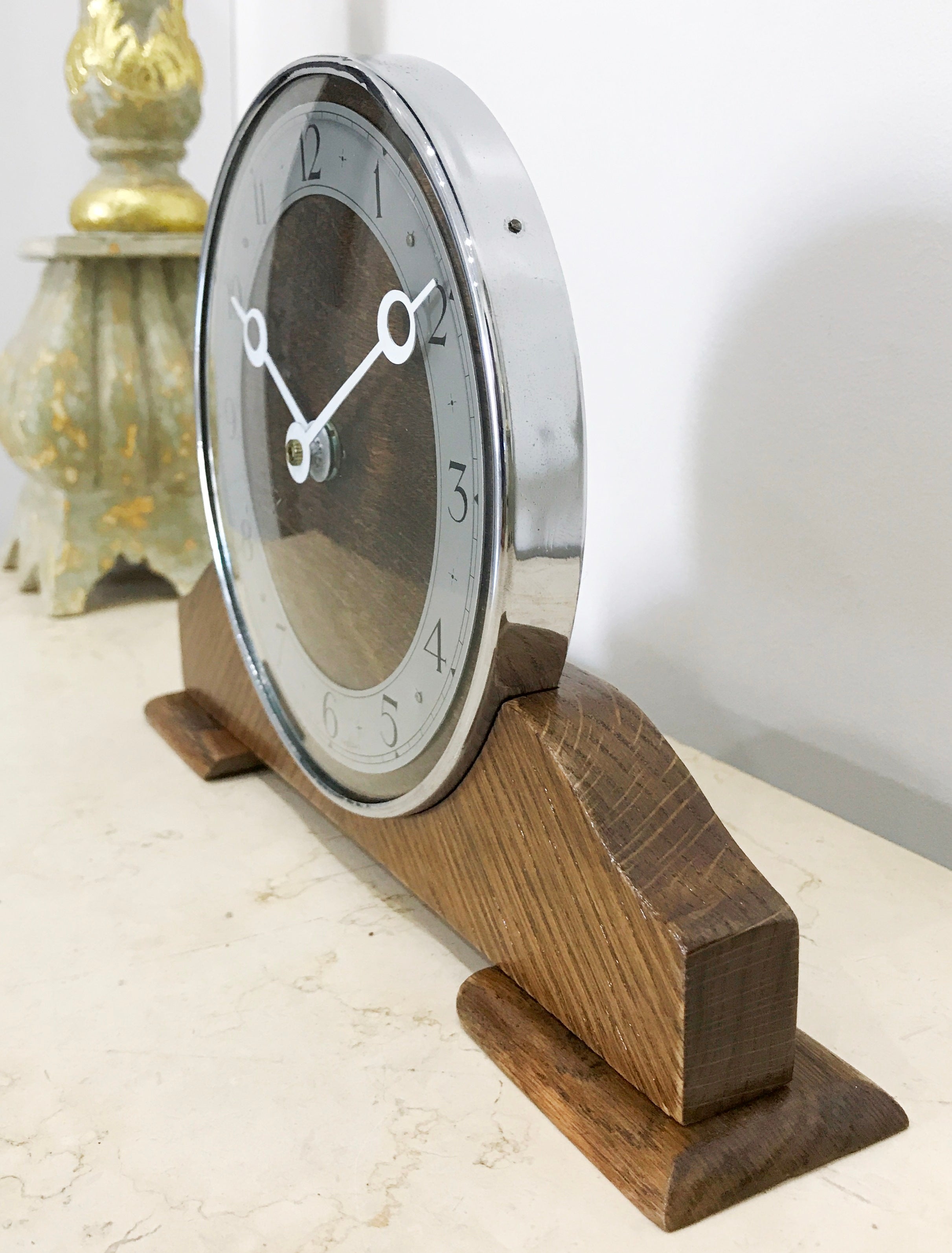 Vintage Battery Mantel Clock | eXibit collection