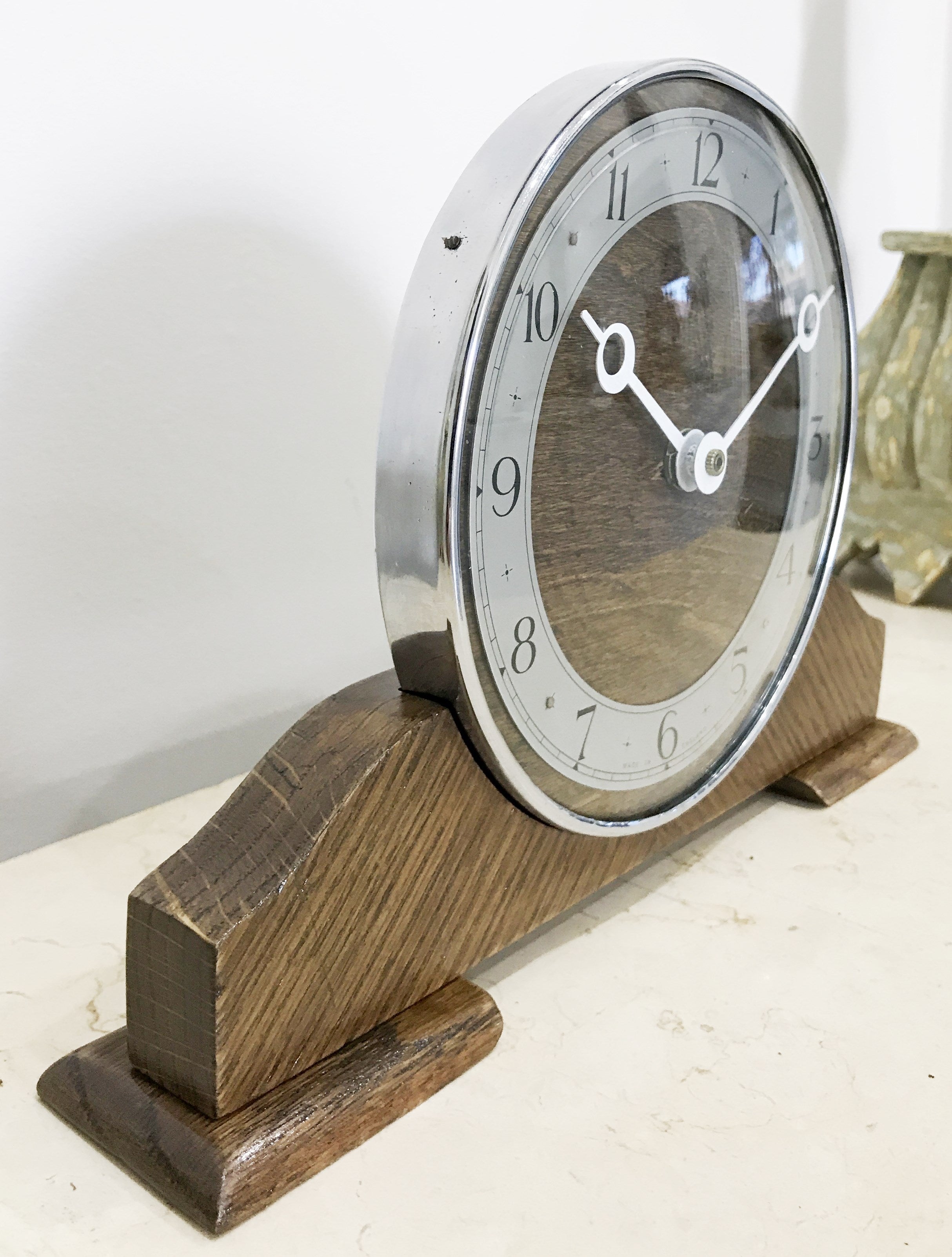Vintage Battery Mantel Clock | eXibit collection