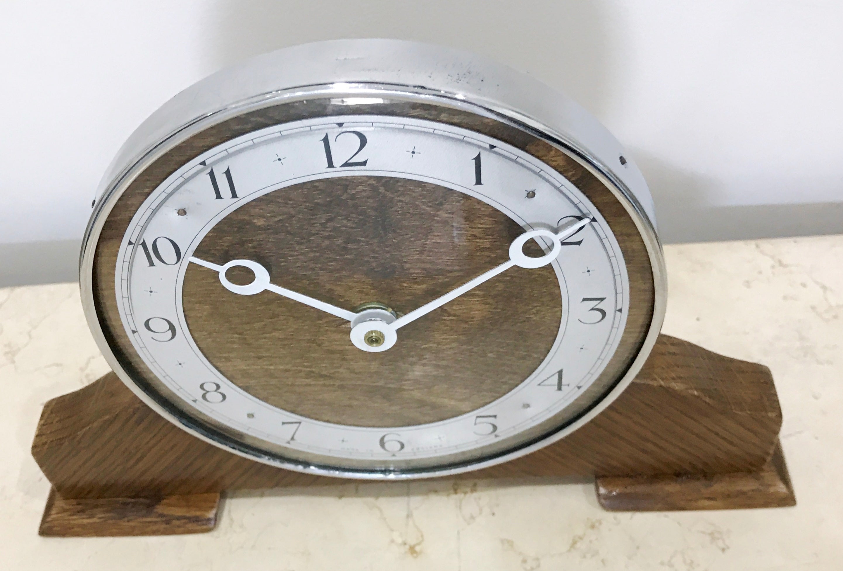 Vintage Battery Mantel Clock | eXibit collection
