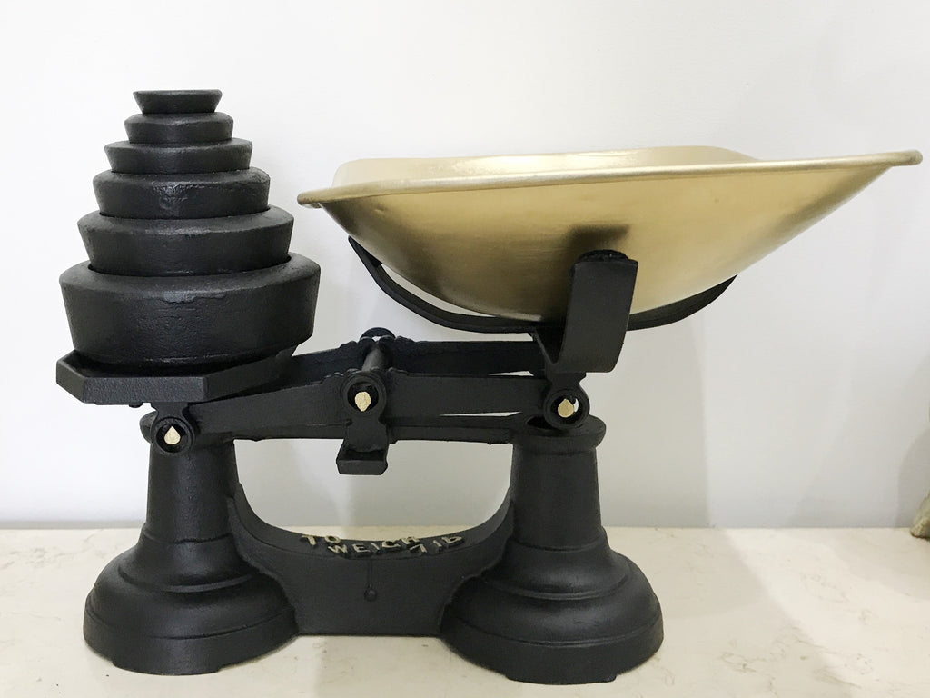 Vintage Cast Iron Kitchen Scale | eXibit collection