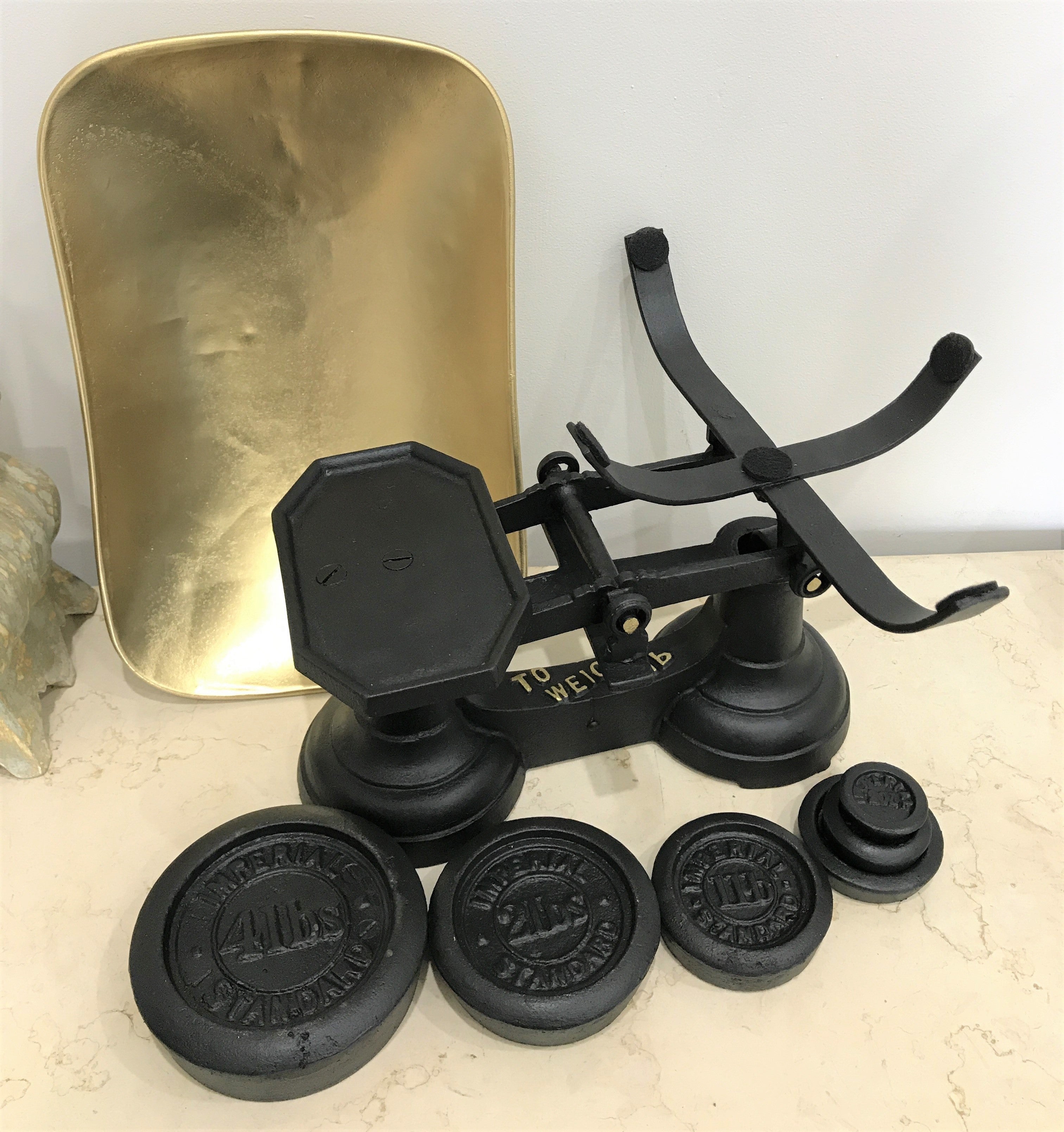 Vintage Cast Iron Kitchen Scale | eXibit collection