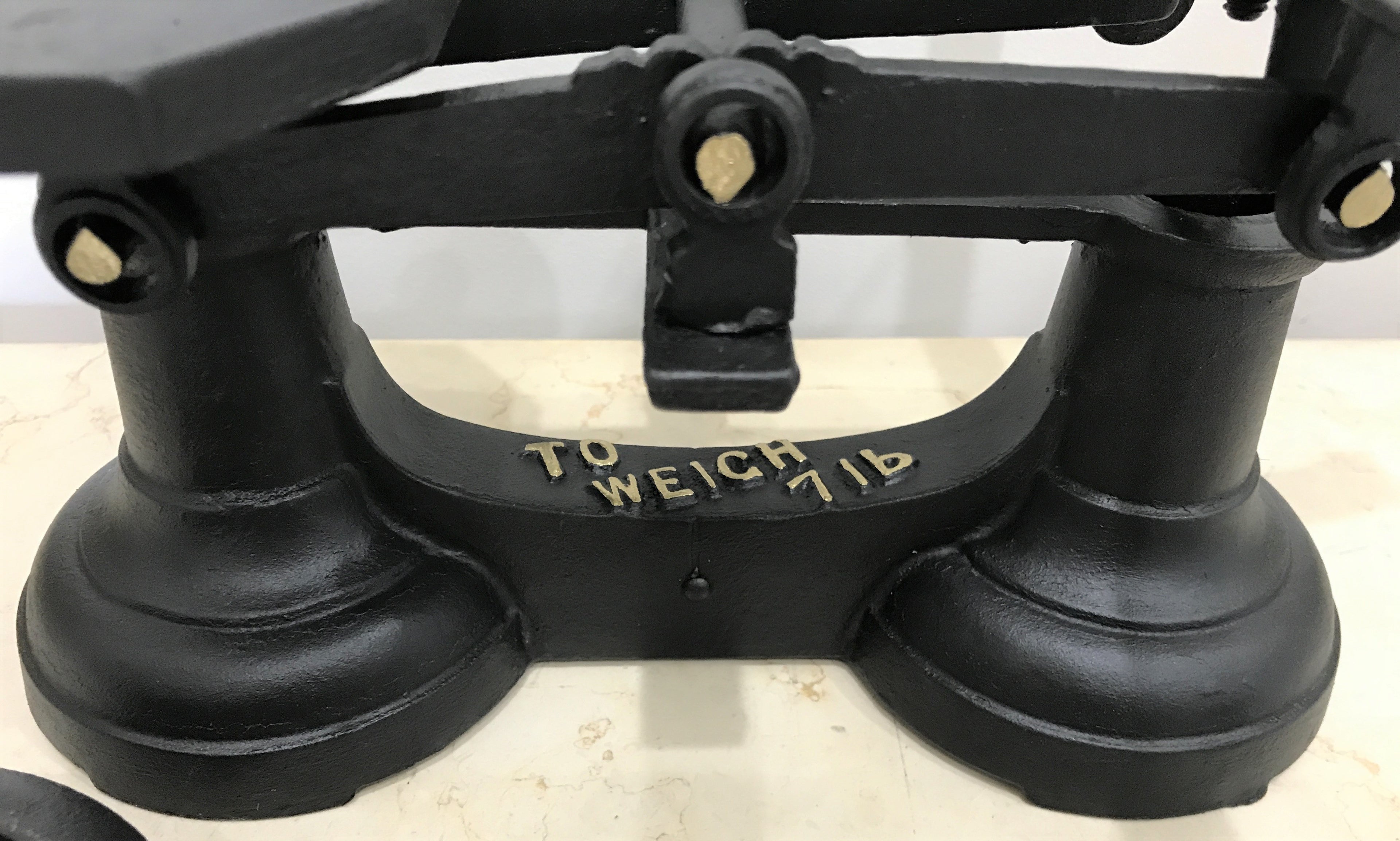 Vintage Cast Iron Kitchen Scale | eXibit collection