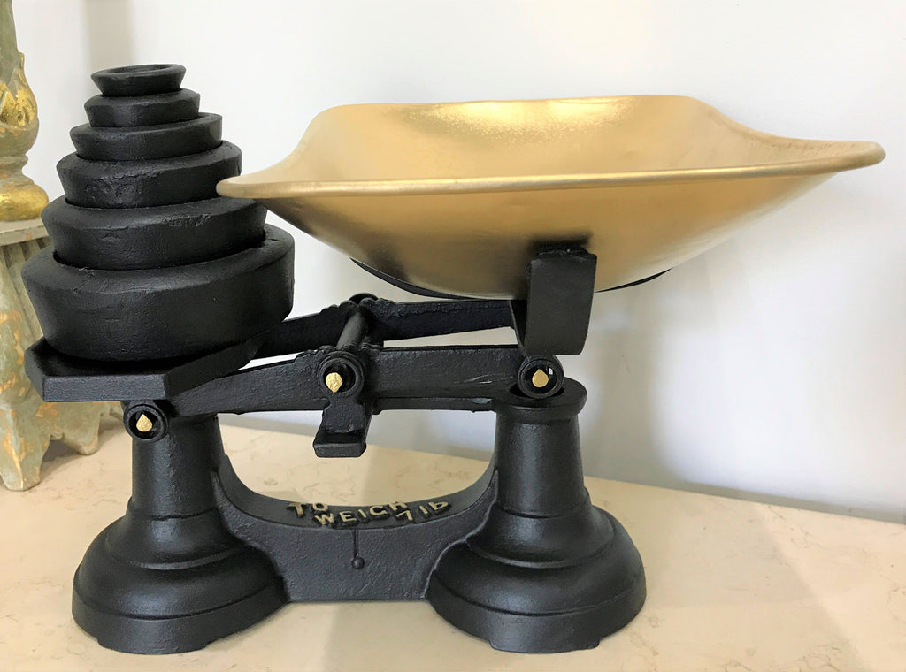 Vintage Cast Iron Kitchen Scale | eXibit collection