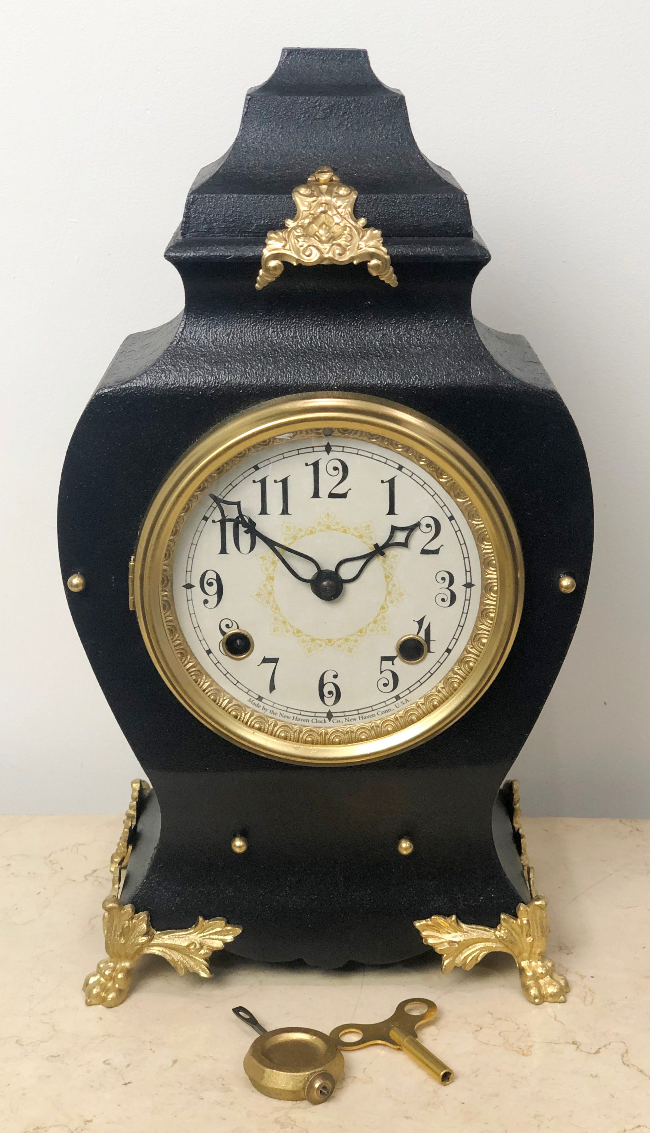 Antique NEW HAVEN U.S.A Cast Iron Mantel Clock | eXibit collection