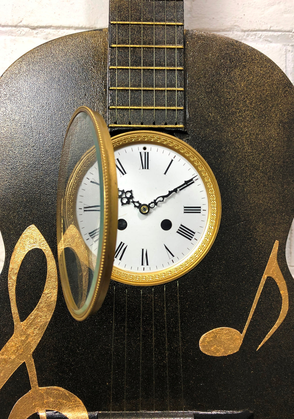 Original Suzuki Guitar Quartz Wall Clock | Adelaide Clocks