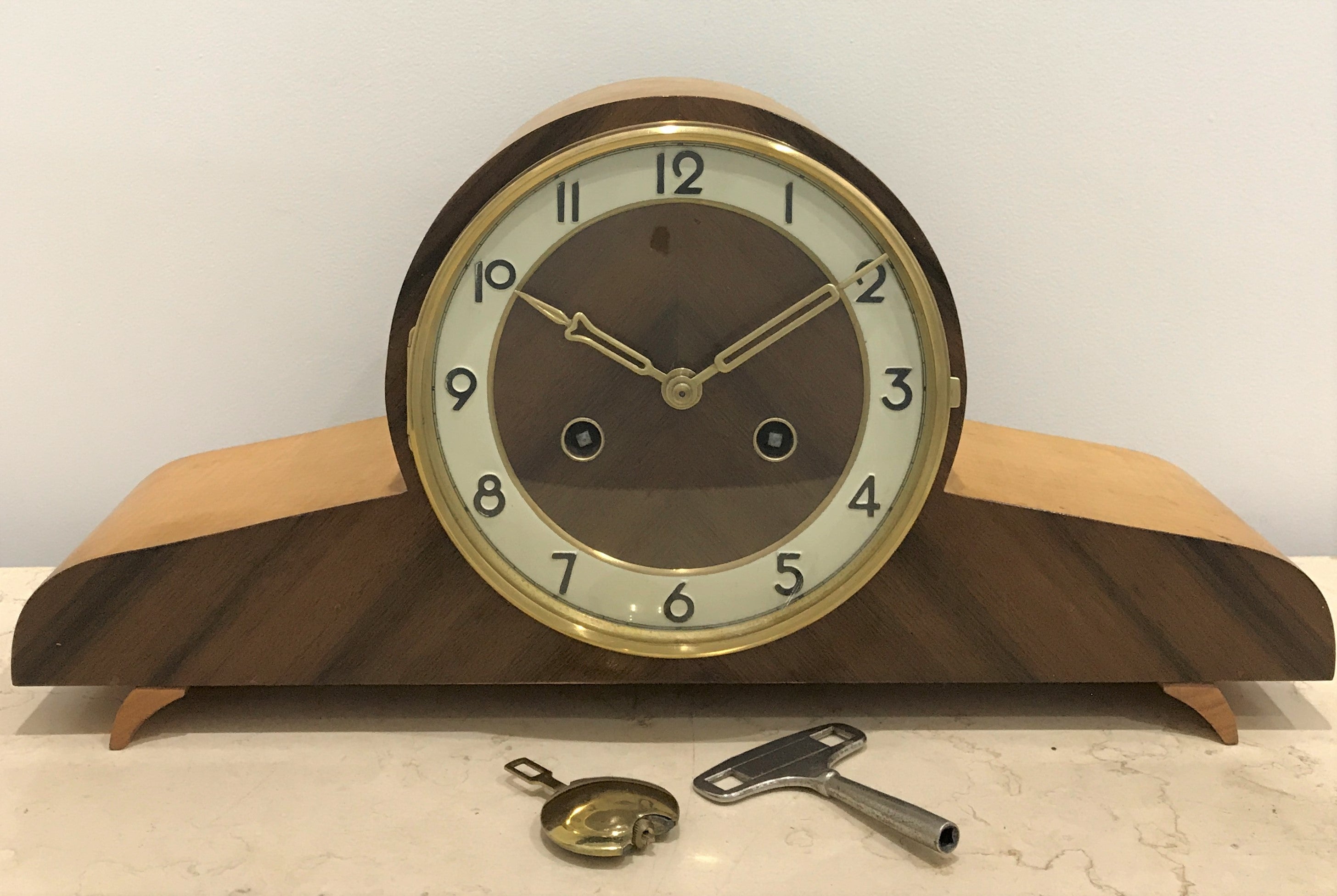 Vintage Art Deco Mantel Clock | eXibit collection