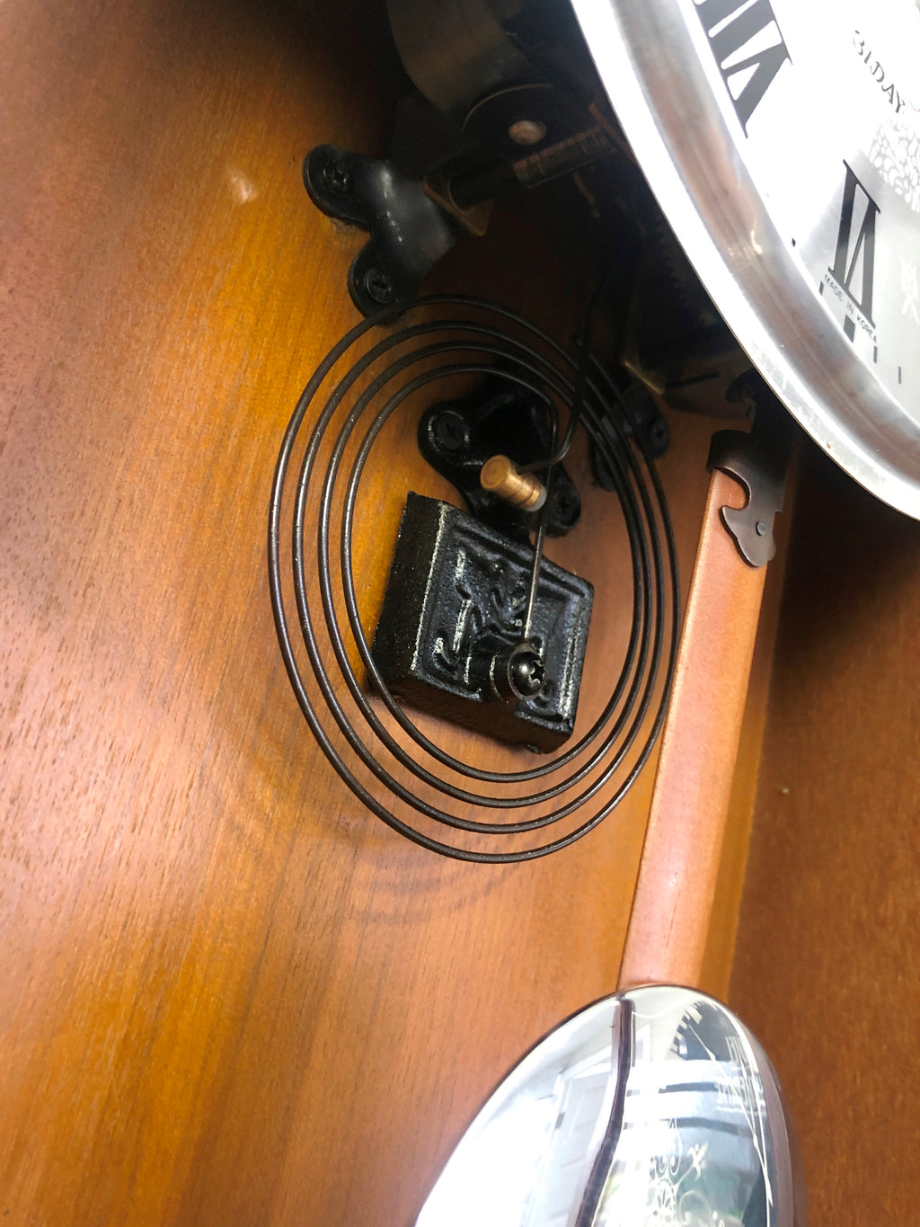 Vintage 31 Day UNIQUE Hammer on Coil Chime Wall Clock | eXibit collection