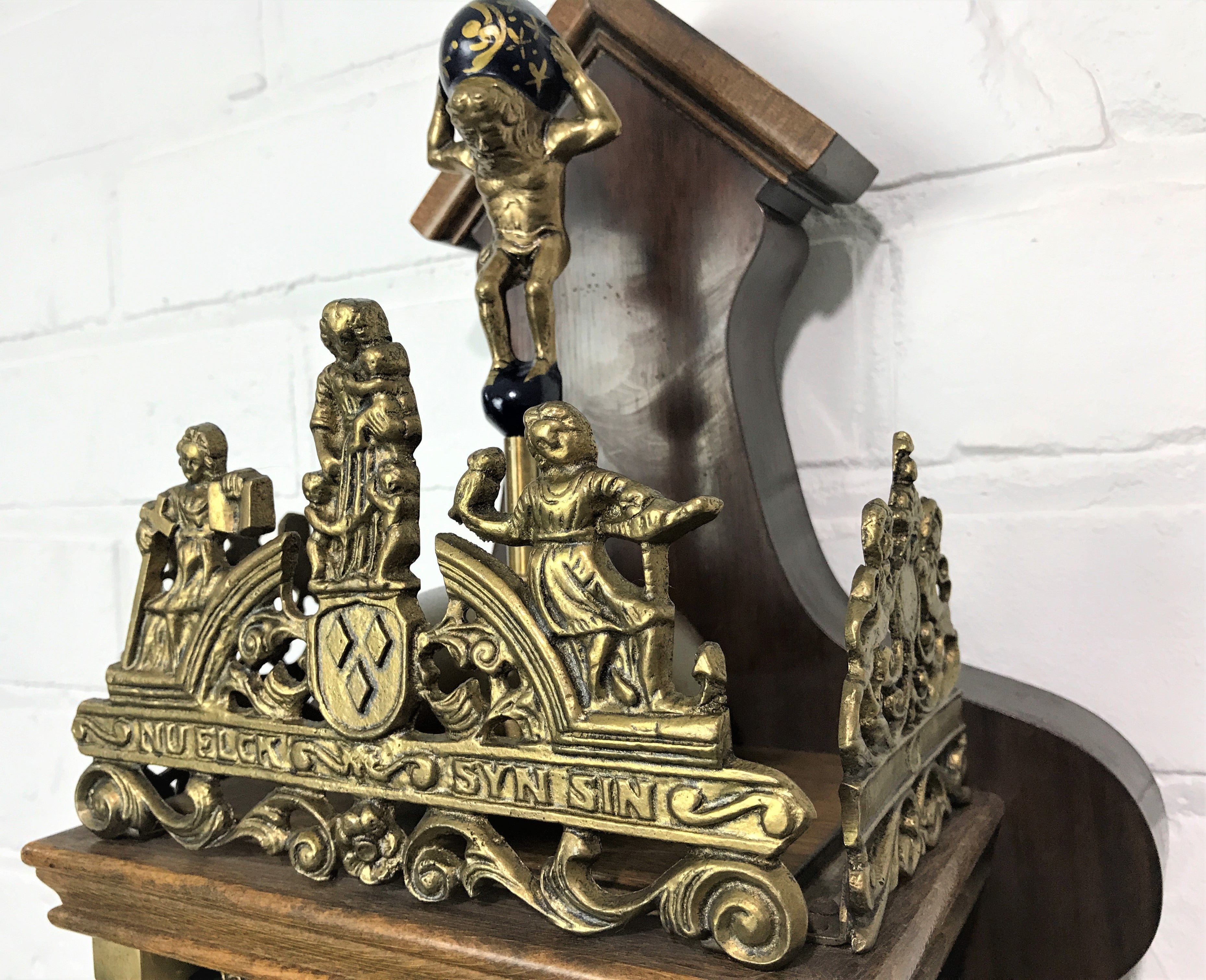 Vintage Atlas Dutch Wall Clock | eXibit collection