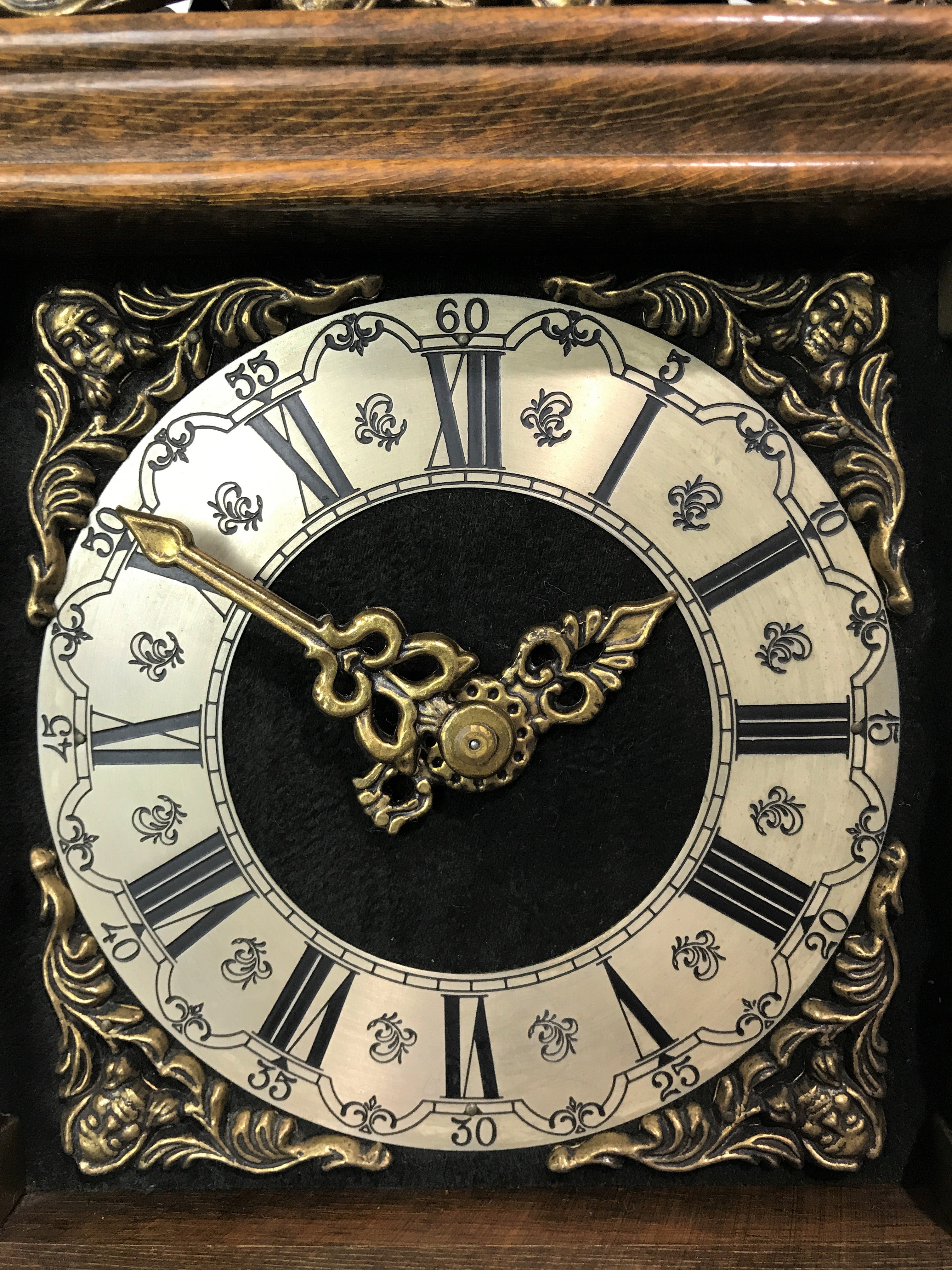 Vintage Atlas Dutch Wall Clock | eXibit collection