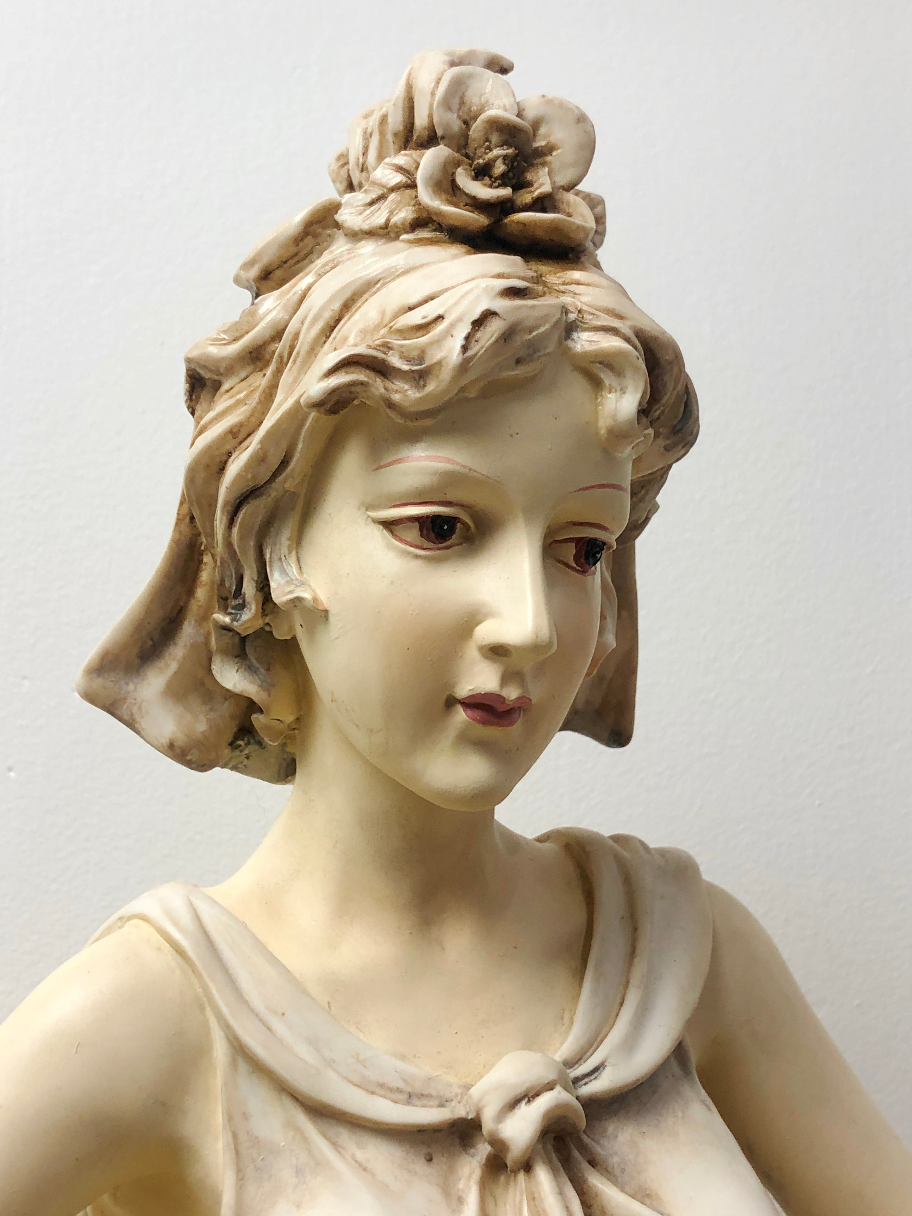 Vintage Lady with Cherubs / Cupids Battery Mantel Clock | eXibit collection