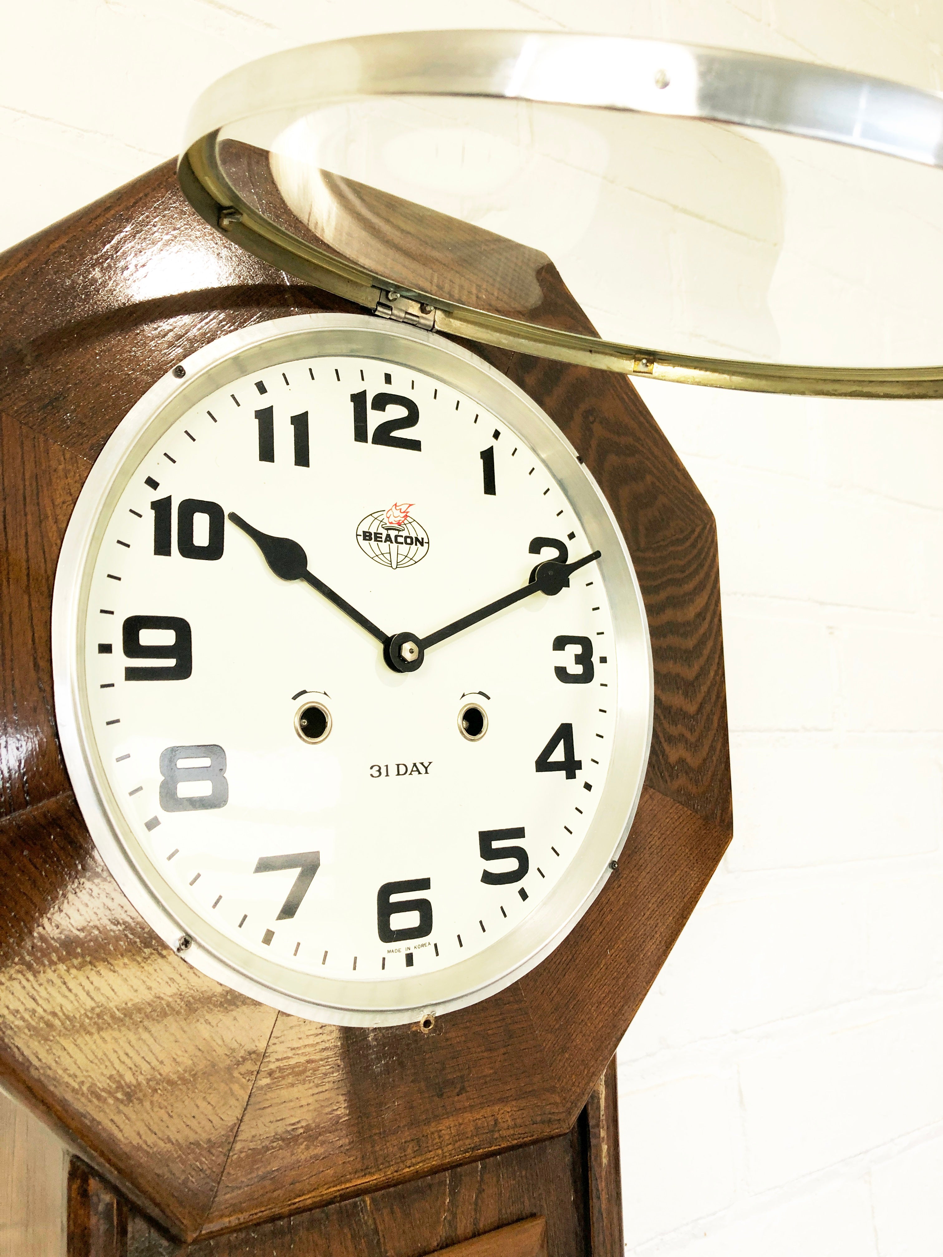 Vintage 31 Day BEACON Hammer Coil Chime Wall Clock | eXibit collection