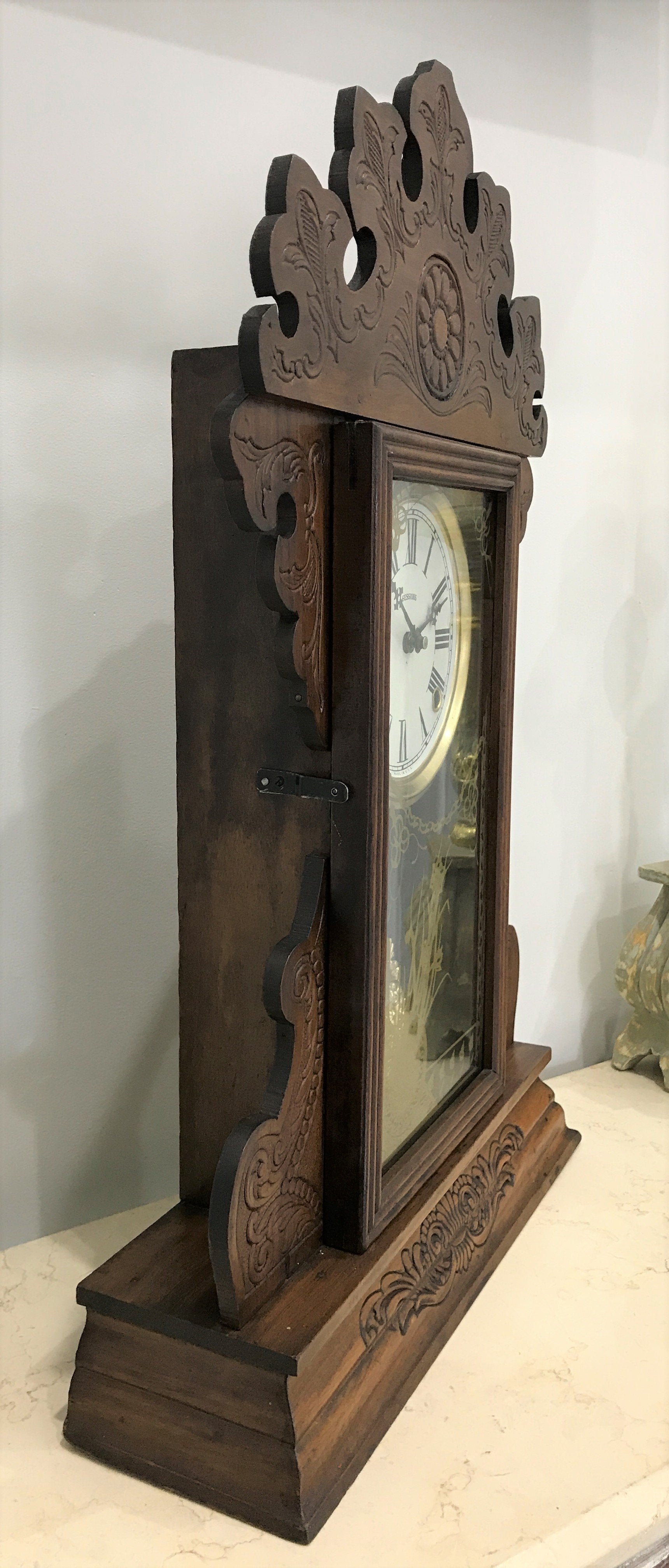 Antique Sessions Cottage Mantel Clock | eXibit collection