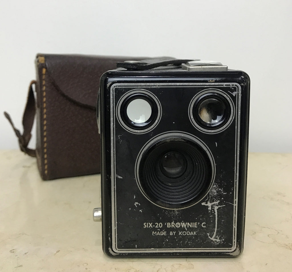 Vintage Kodak SIX-20 Brownie Camera | eXibit collection