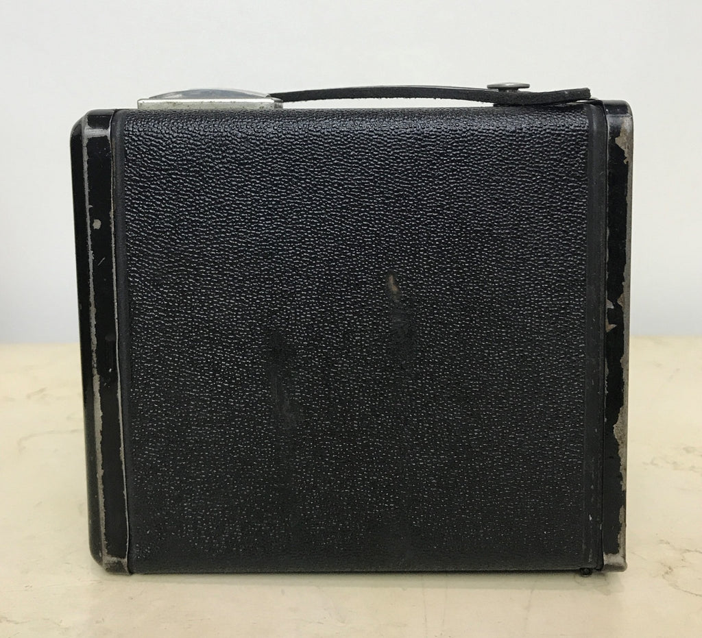 Vintage Kodak SIX-20 Brownie Camera | eXibit collection