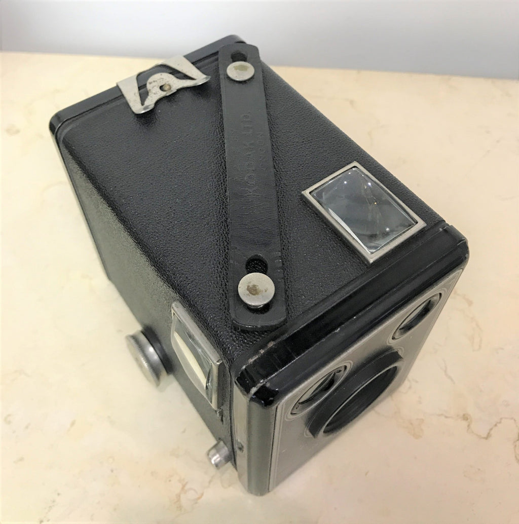 Vintage Kodak SIX-20 Brownie Camera | eXibit collection