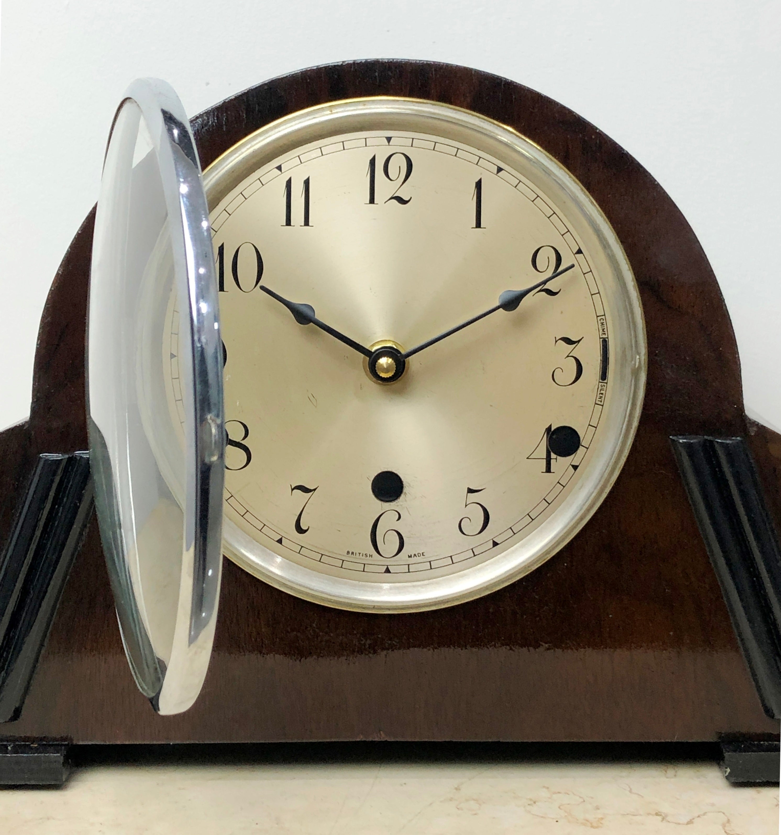 Vintage Art Deco Wooden Battery Mantel Clock | eXibit collection