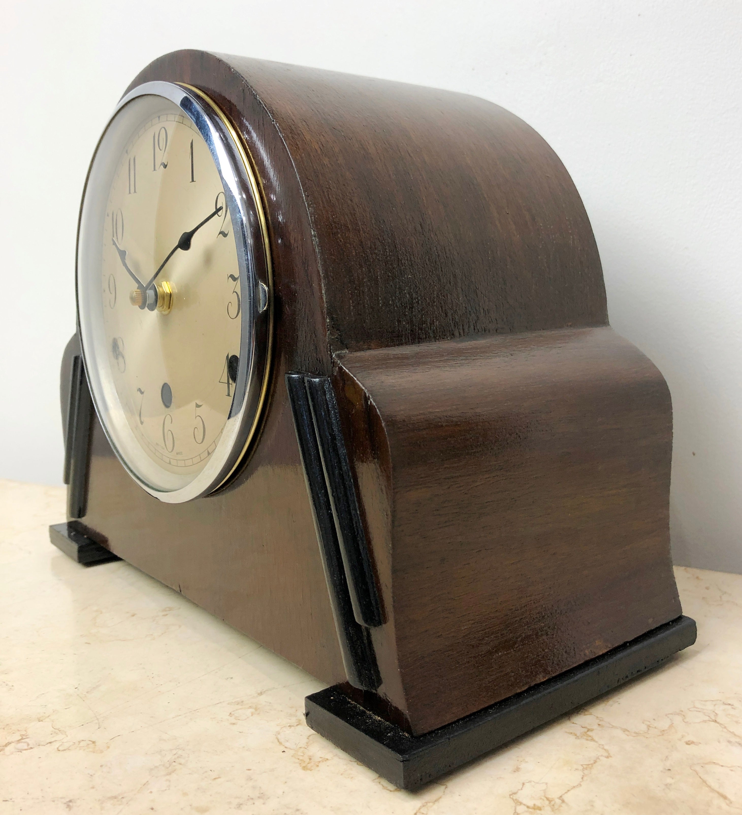 Vintage Art Deco Wooden Battery Mantel Clock | eXibit collection