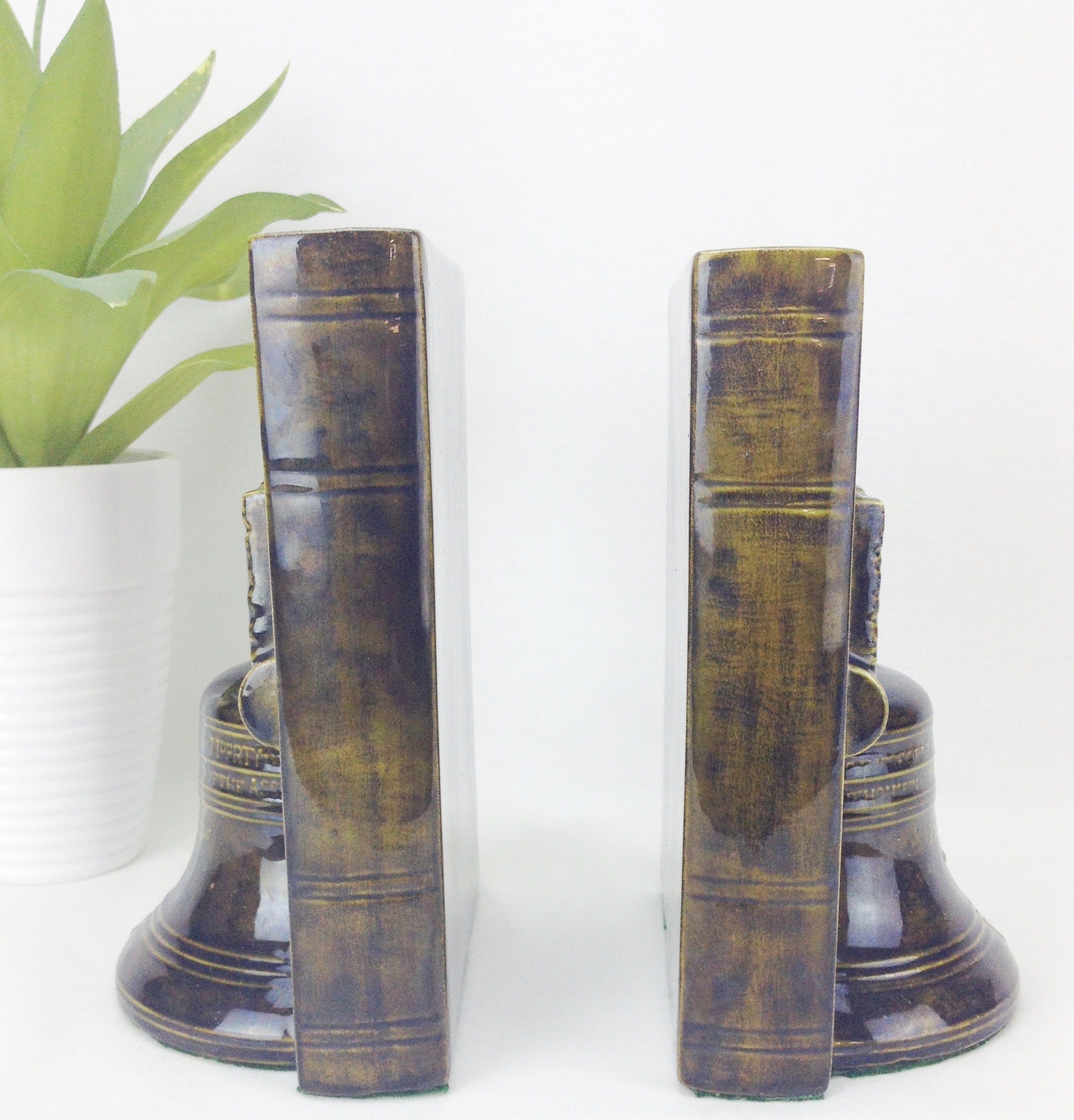 American Liberty Bell Bookcase Bookends | eXibit collection