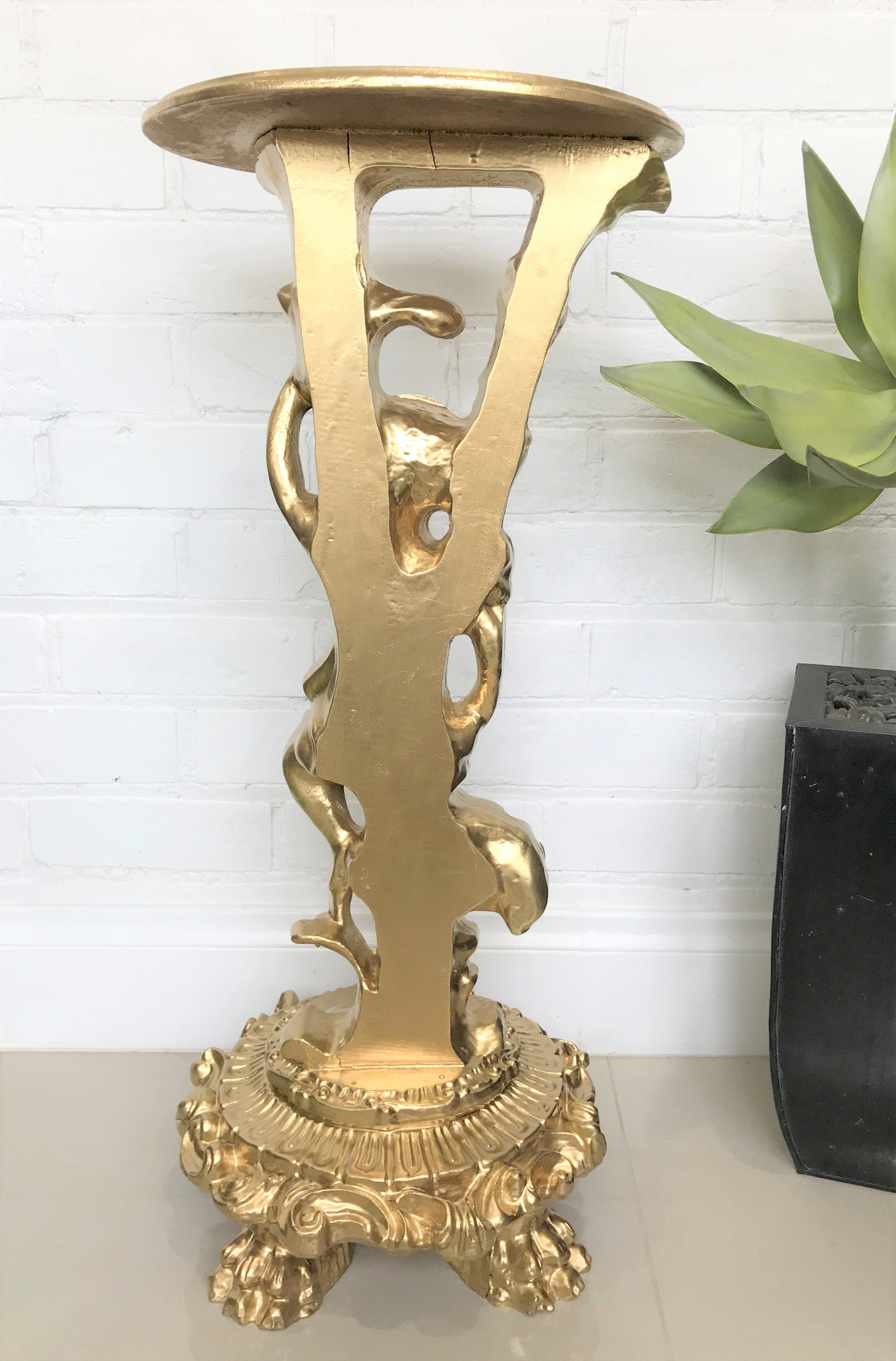 Cherub Pedestal