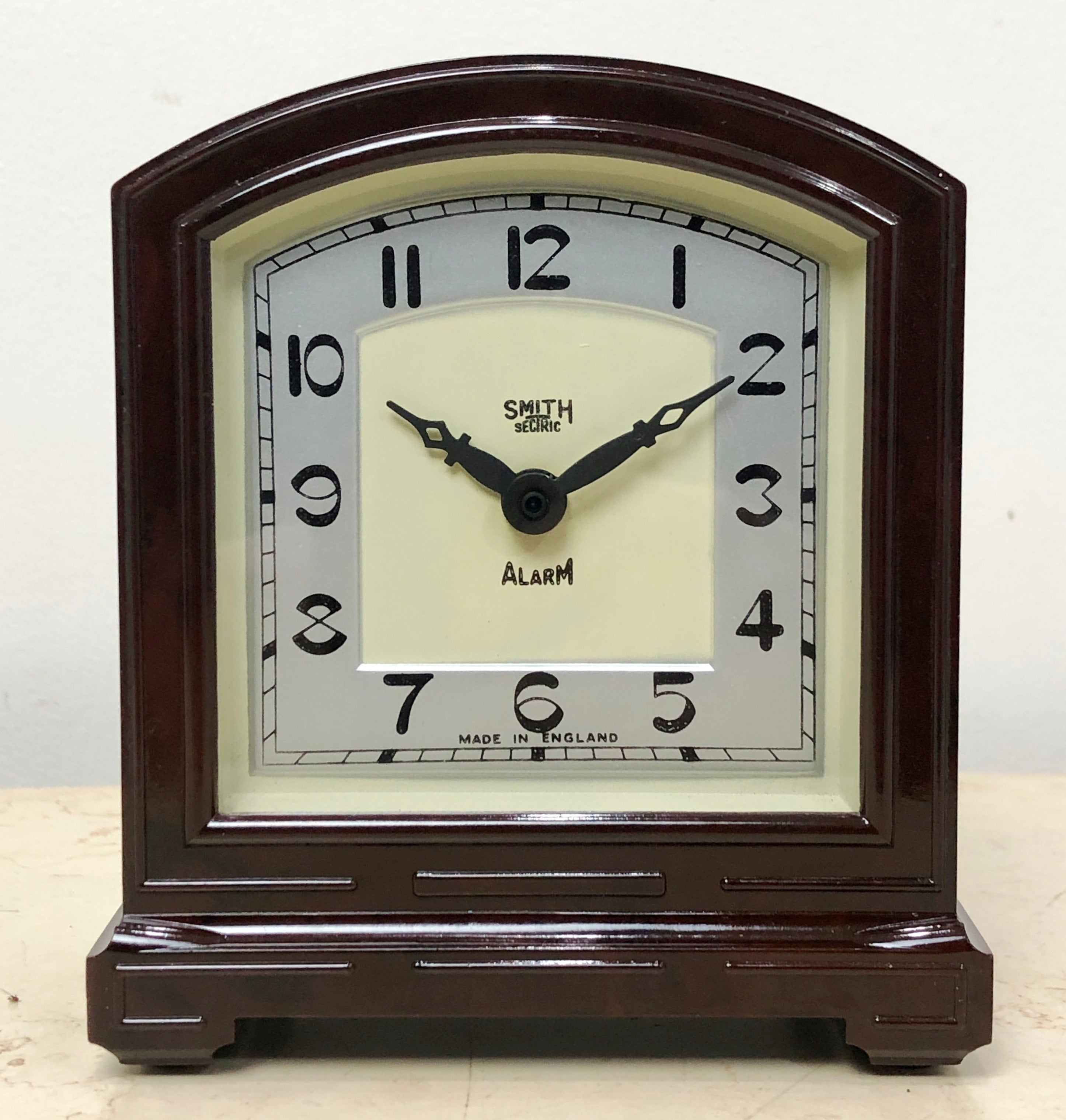 Vintage SMITHS Sectric Bakelite Alarm Mantel Clock | eXibit collection