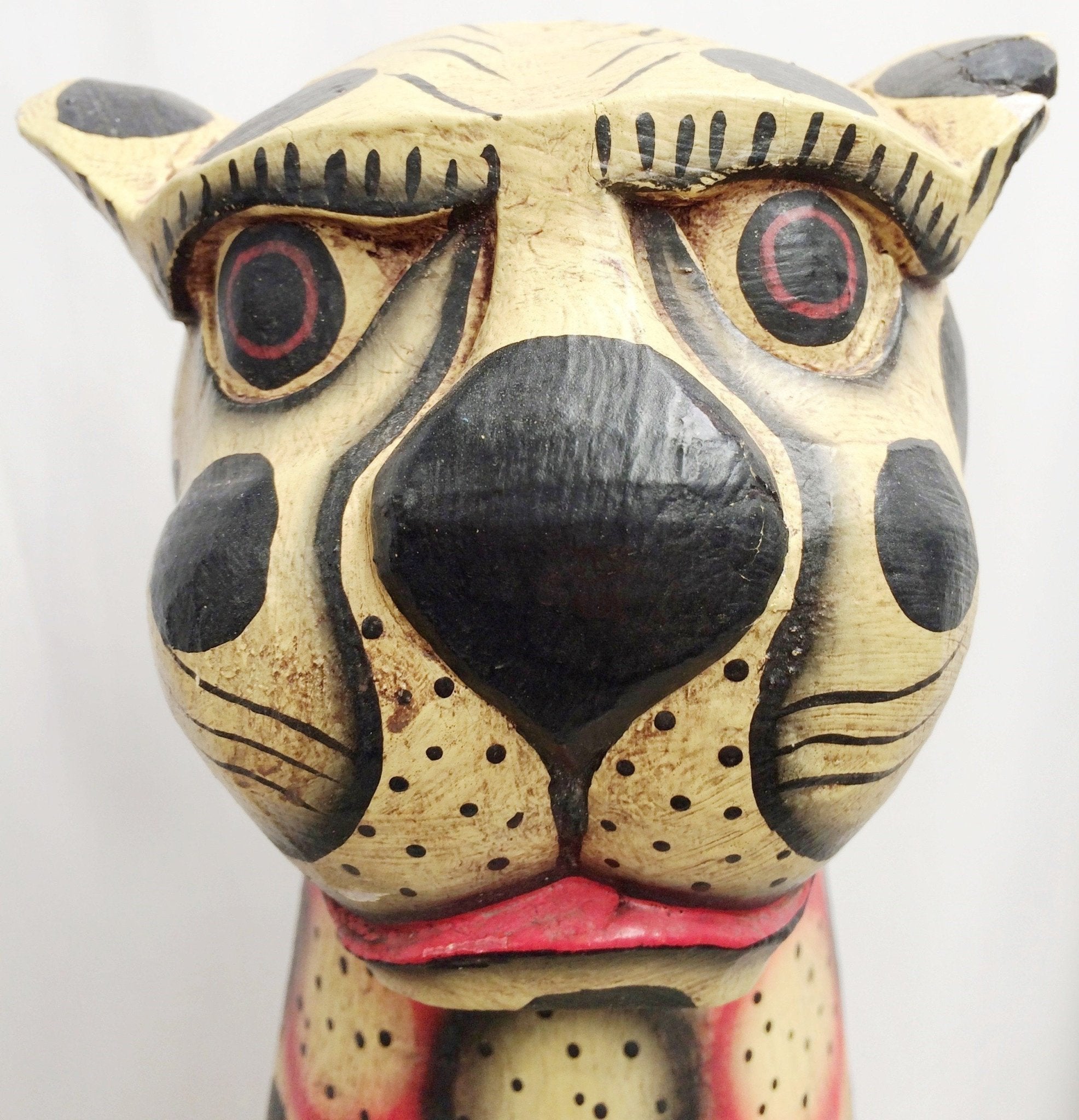 Spotted Cheetah Leopard Cat Sculpture | eXibit collection