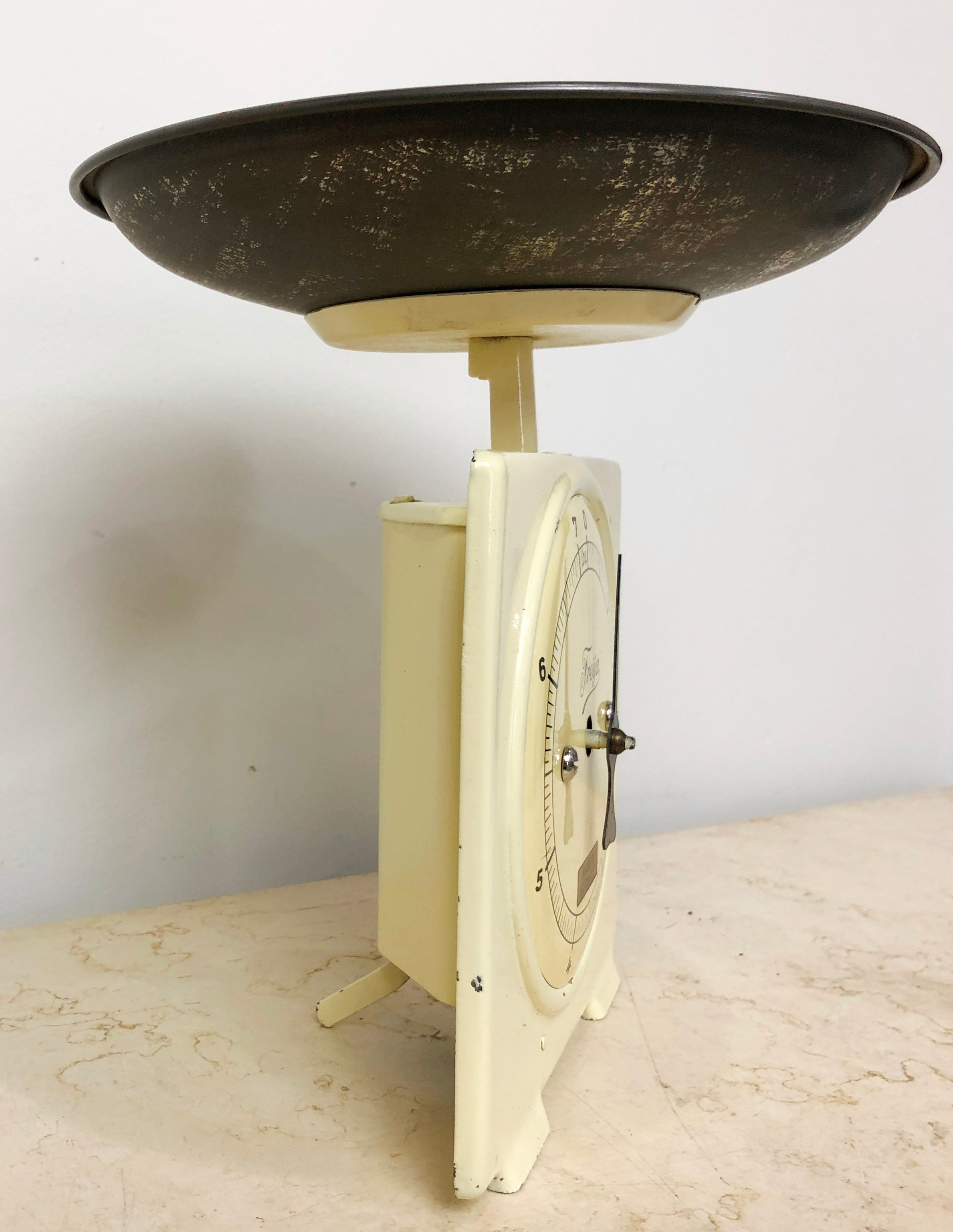 Original Vintage FREYA Metal Kitchen Scale | eXibit collection