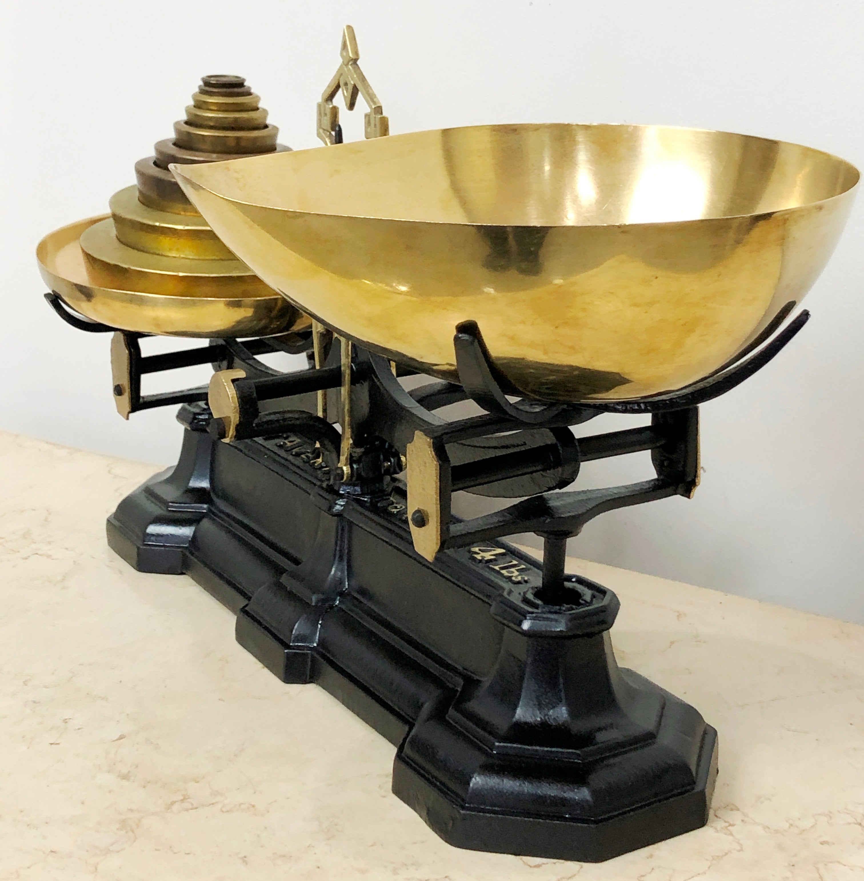 Vintage AVERY Cast Iron Kitchen Scale | eXibit collection