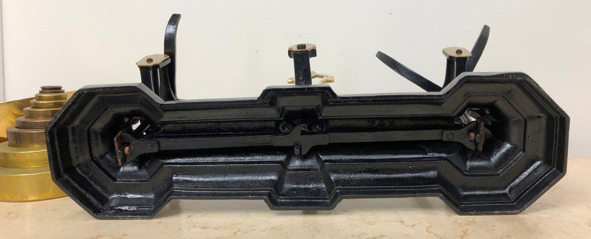 Vintage AVERY Cast Iron Kitchen Scale | eXibit collection