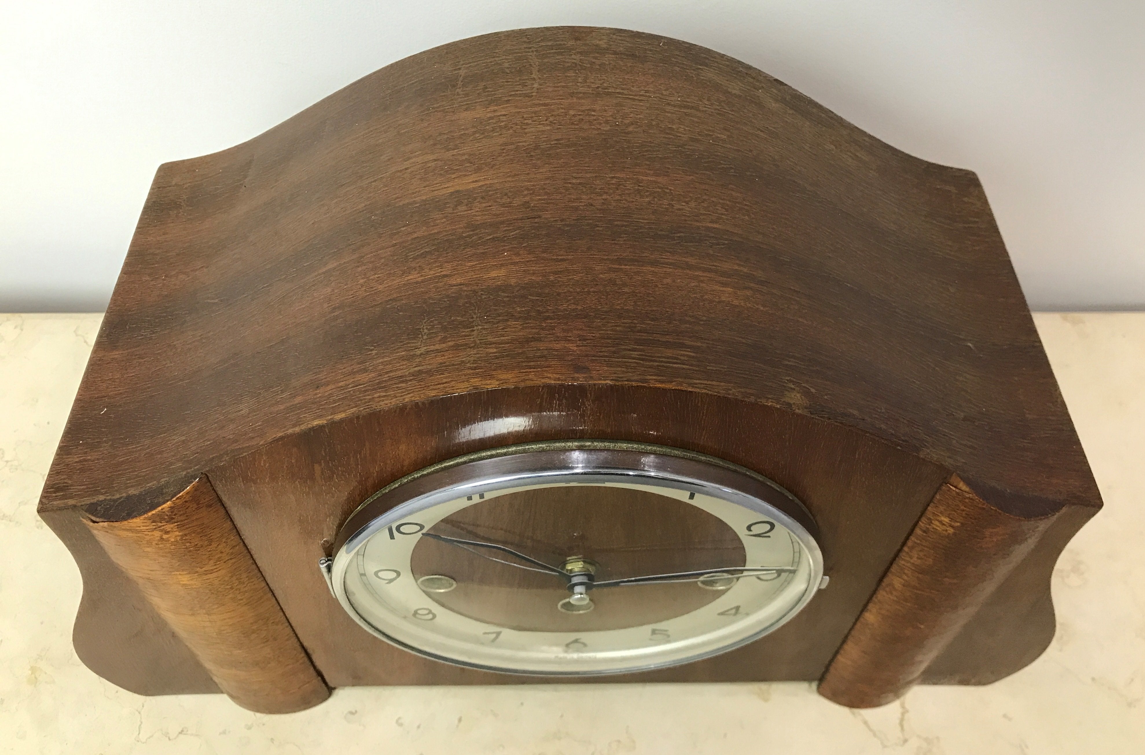 Vintage Battery Mantel Clock | eXibit collection