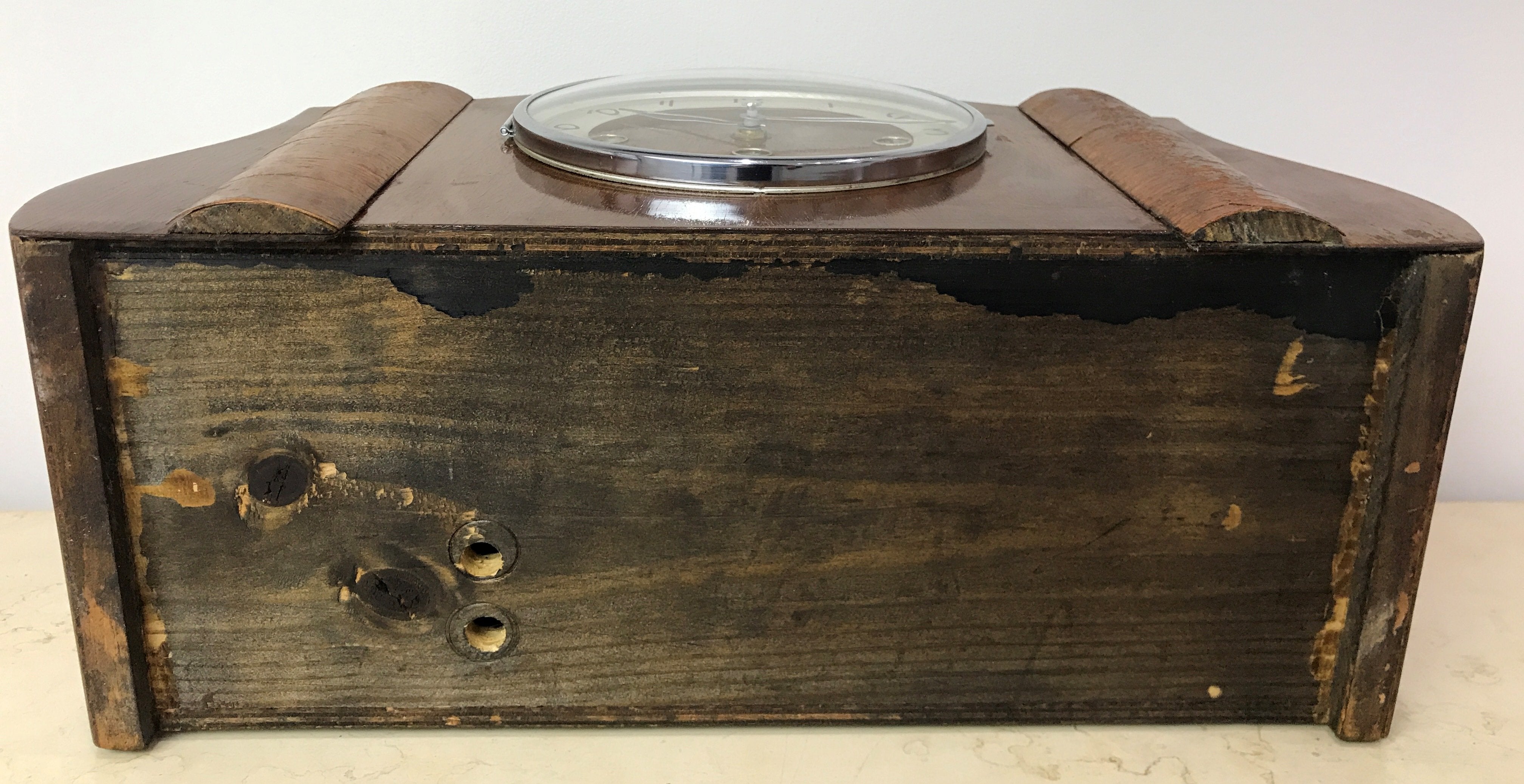 Vintage Battery Mantel Clock | eXibit collection