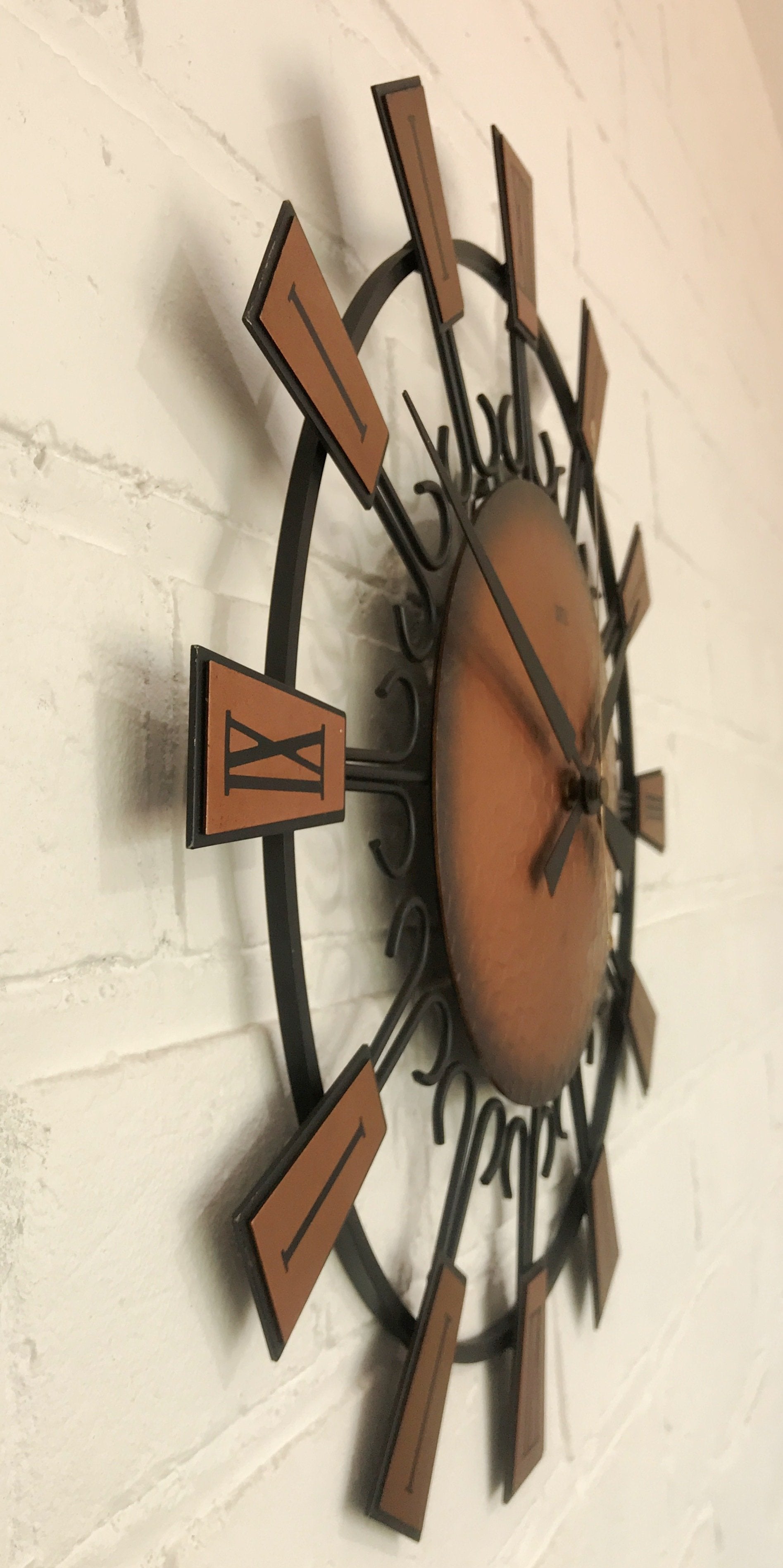 Vintage Starburst SMITHS Battery Wall Clock | eXibit collection