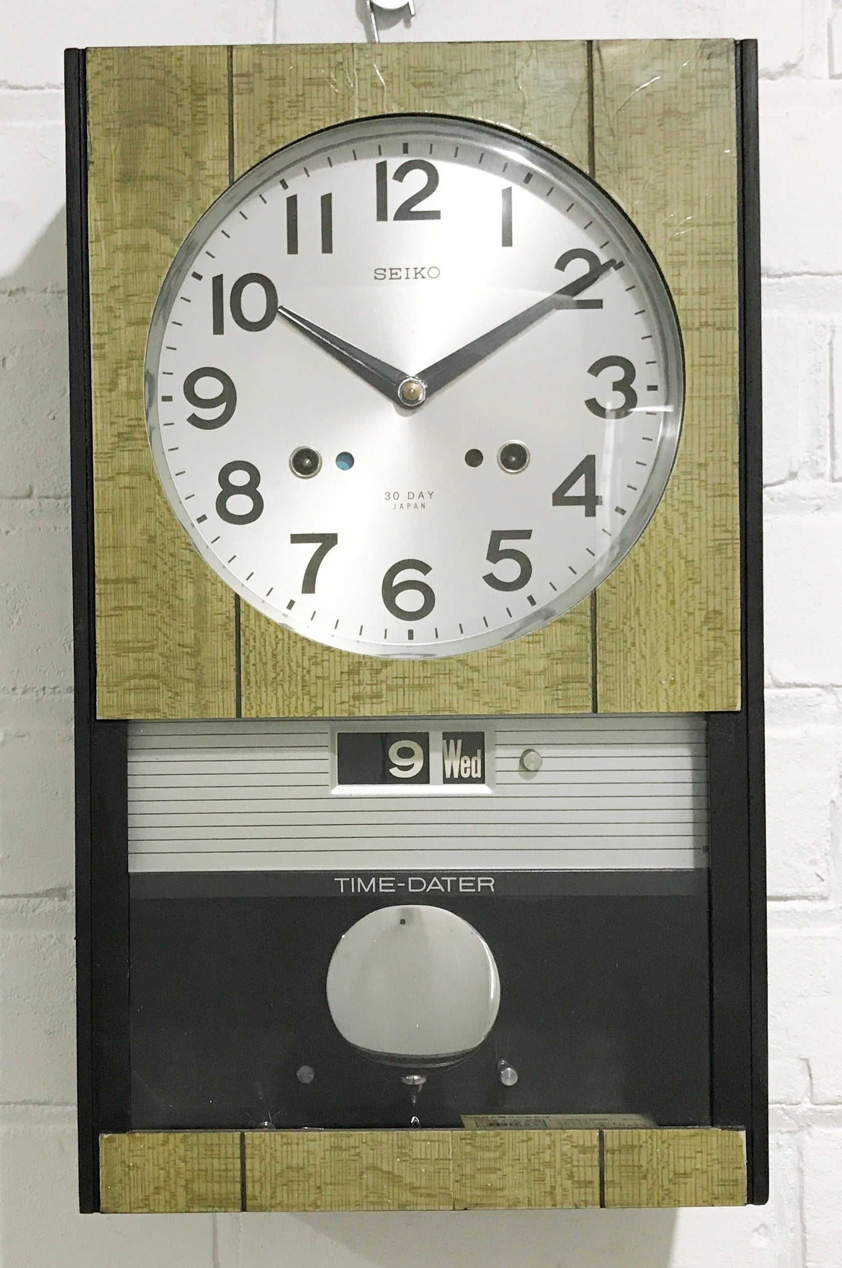 Original Vintage Seiko 30 Day Date Wall Clock | eXibit collection