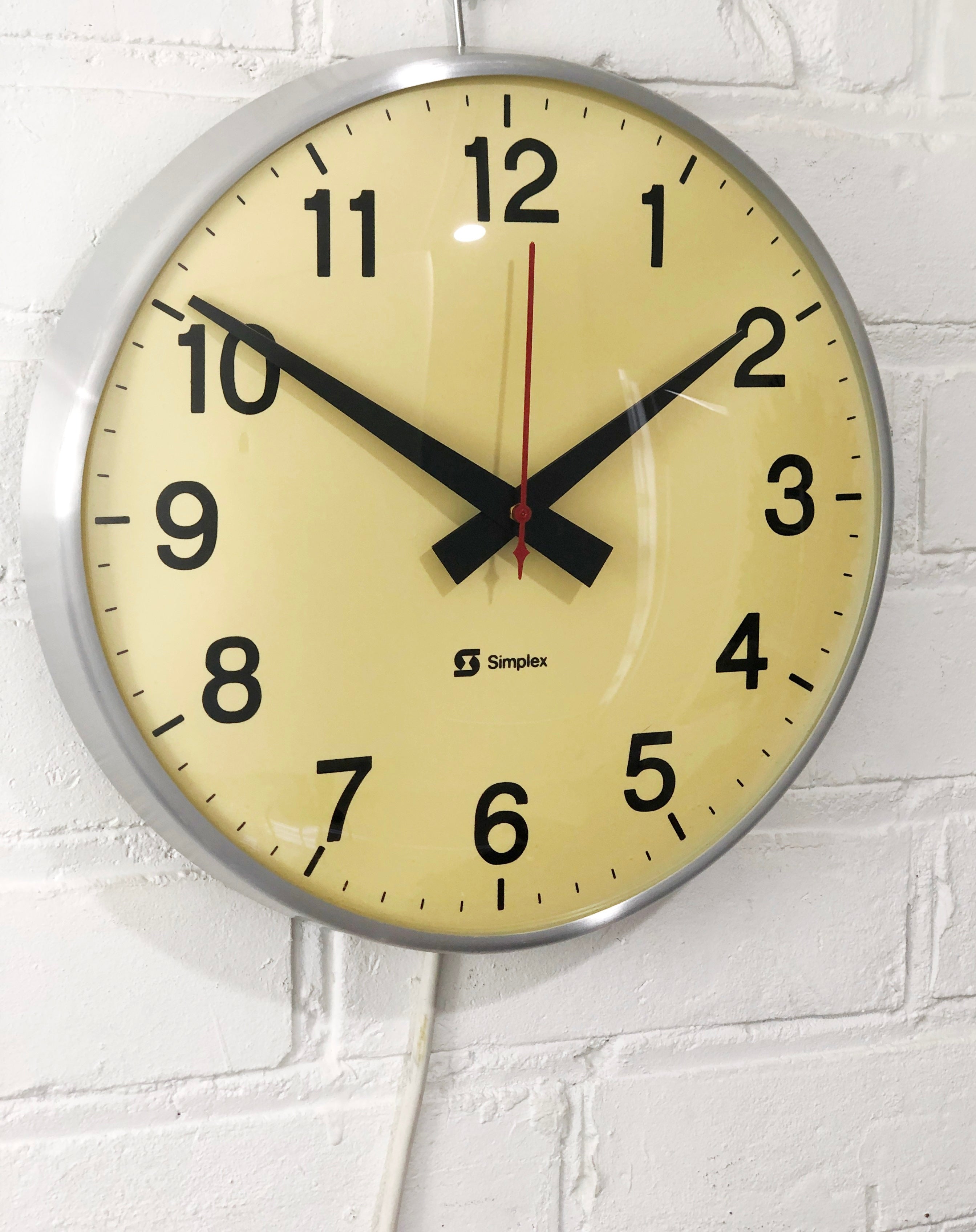 Vintage SIMPLEX Electric Wall School Kitchen Clock | eXibit collection