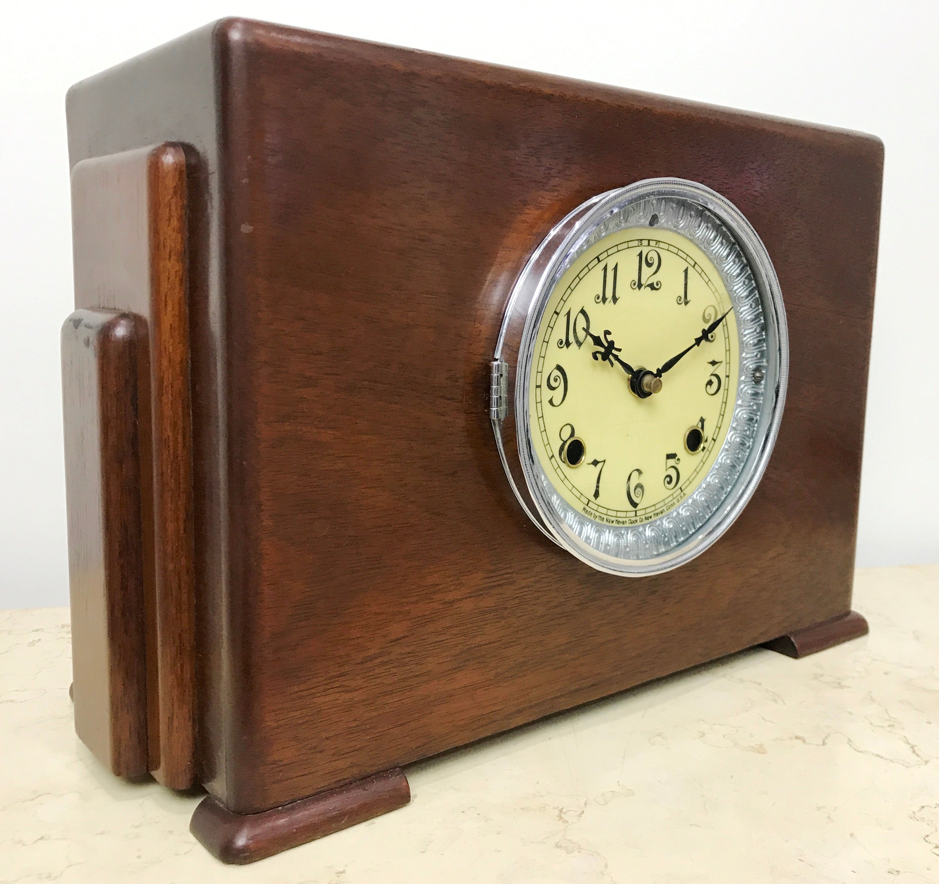 Vintage Art Deco New Haven Mantel Clock | eXibit collection