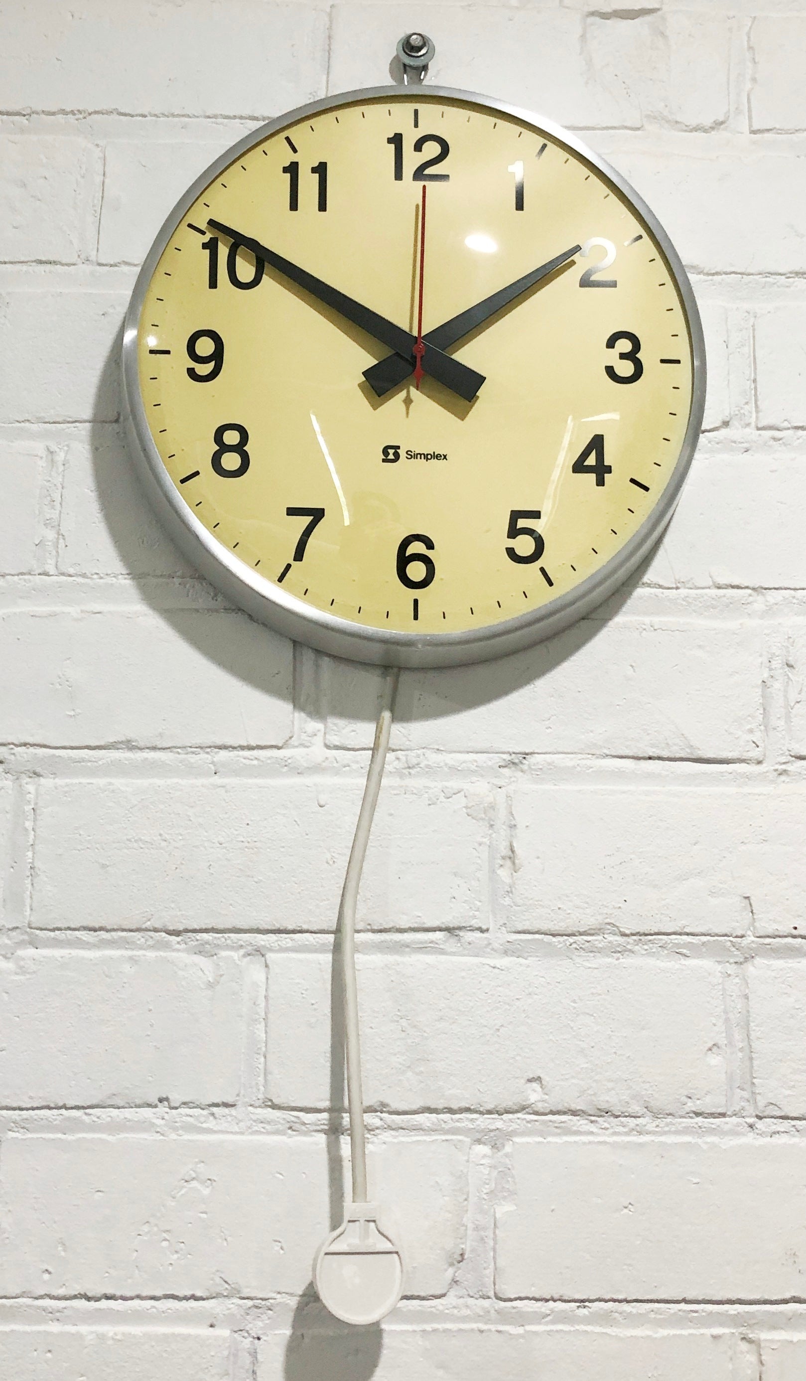 Vintage SIMPLEX Electric Wall School Kitchen Clock | eXibit collection