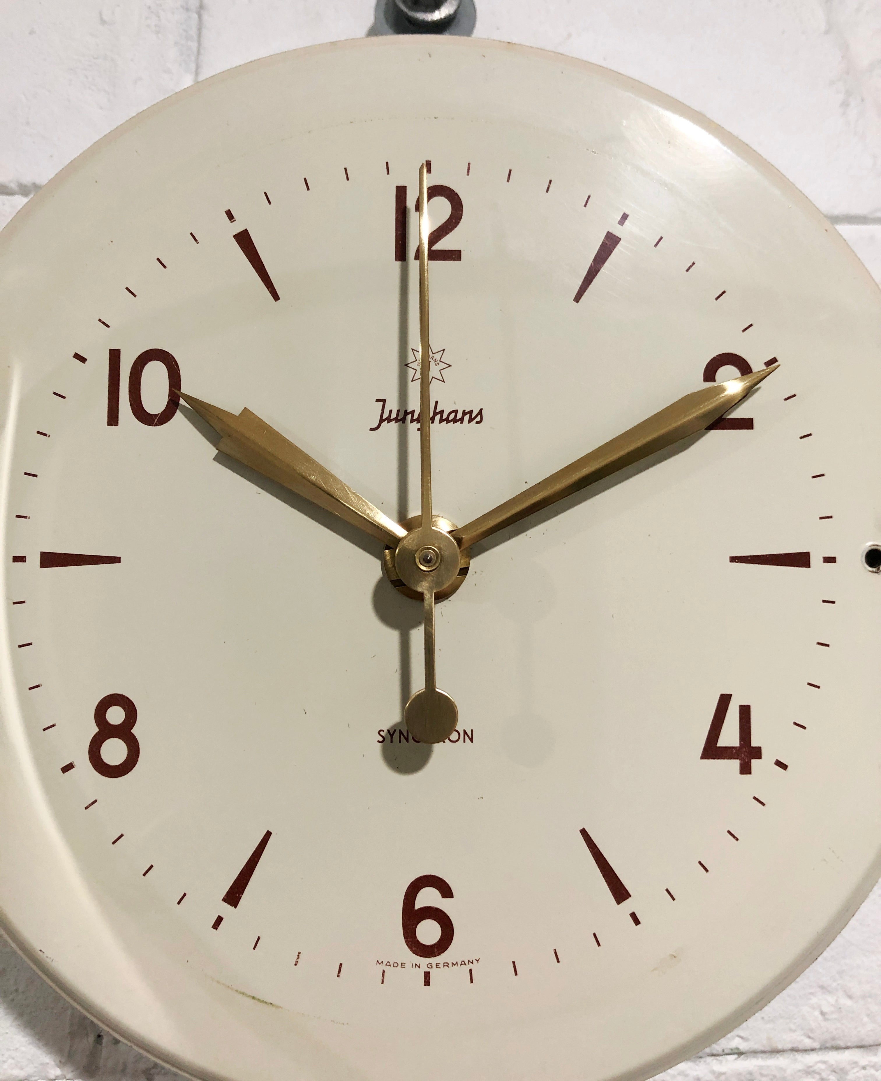 Vintage JUNGHANS Electric Kitchen Wall Clock | eXibit collection