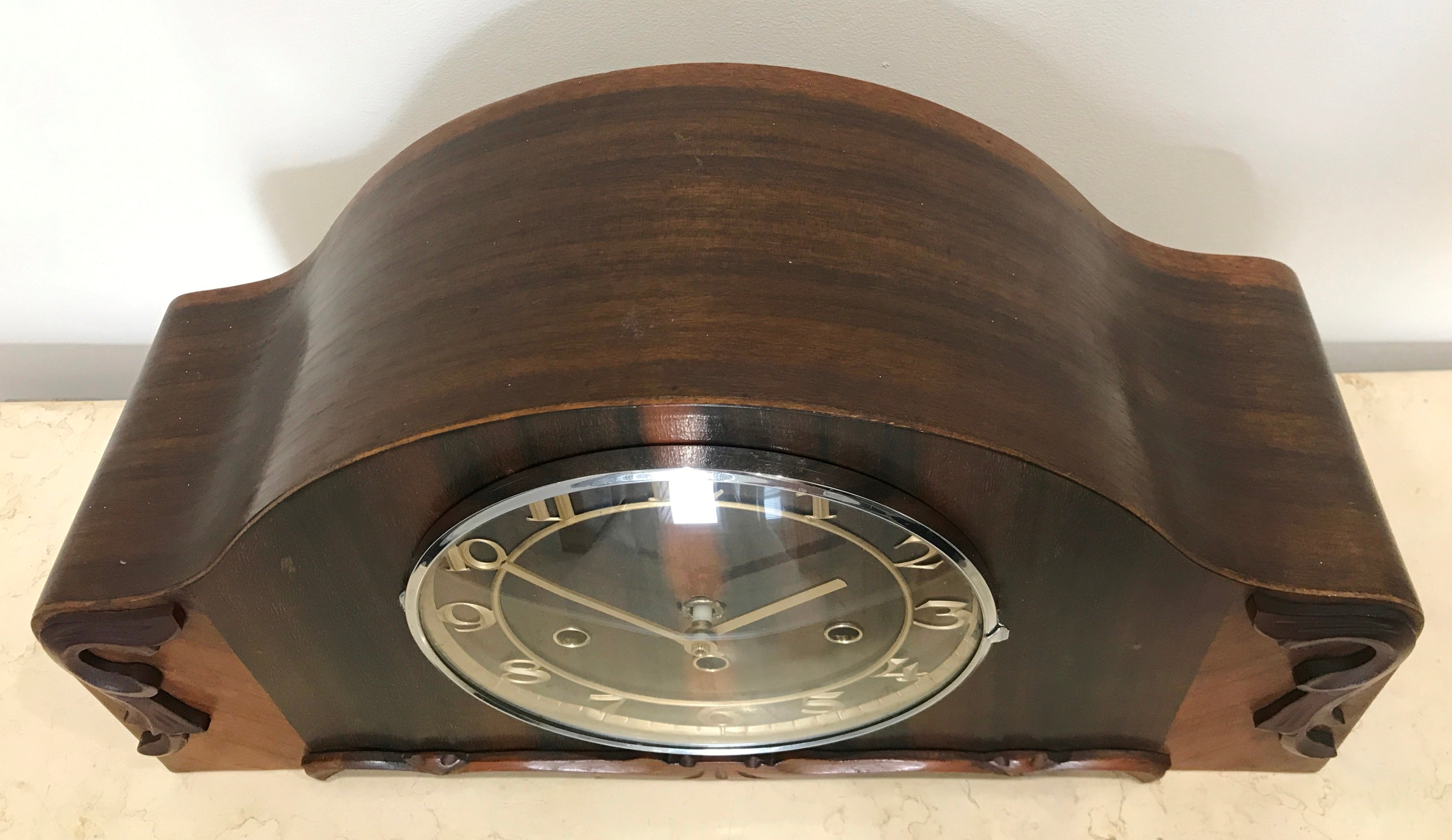 Vintage Battery Mantel Clock | eXibit collection