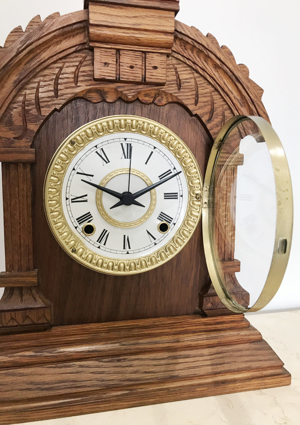 Antique Ansonia Quartz Battery Mantel Clock  | eXibit collection