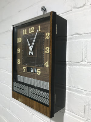 Vintage Time Date Transistor Battery Wall Clock | eXibit collection