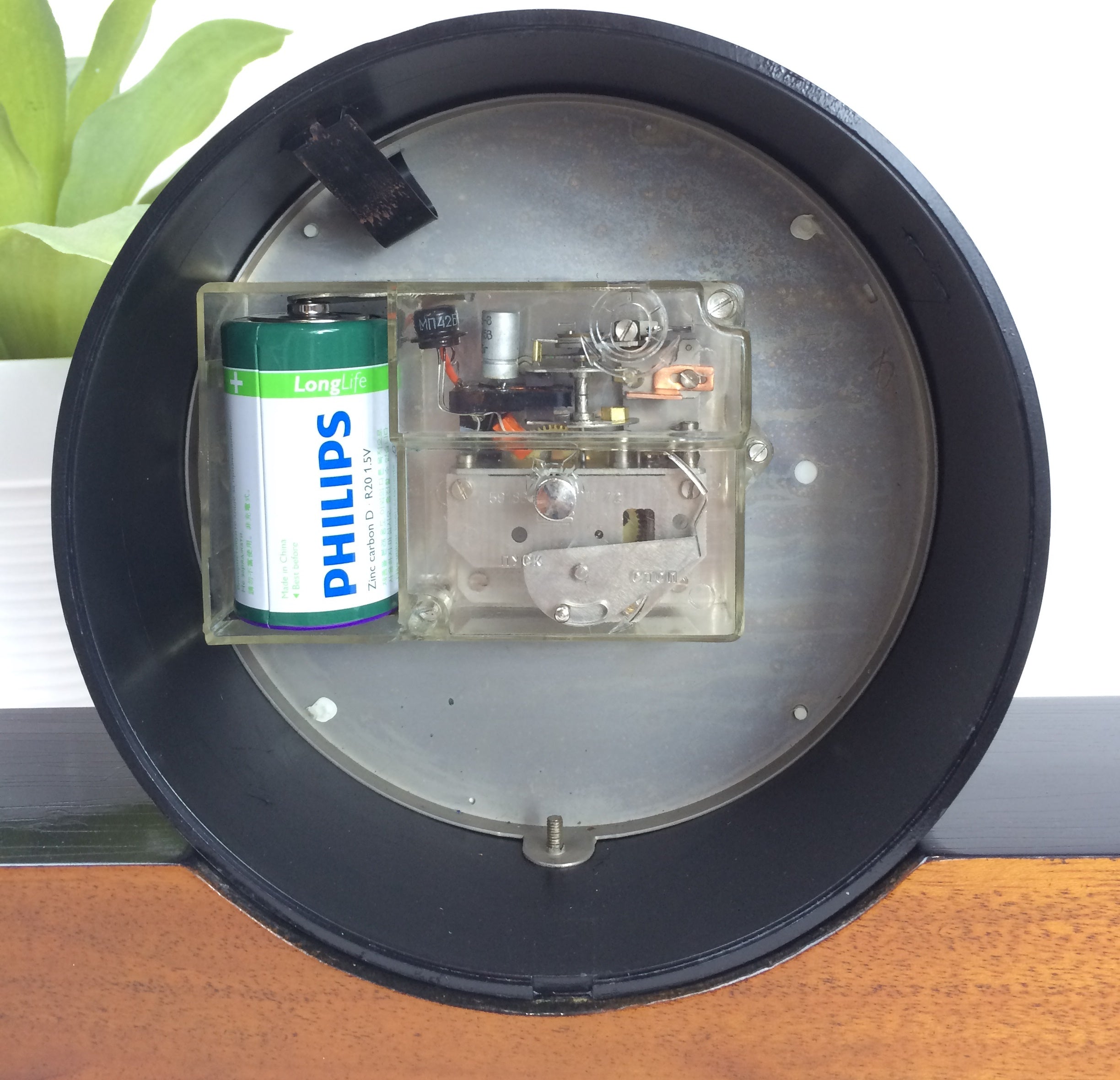 Antique Vintage Clocks & Décor | eXibit collection