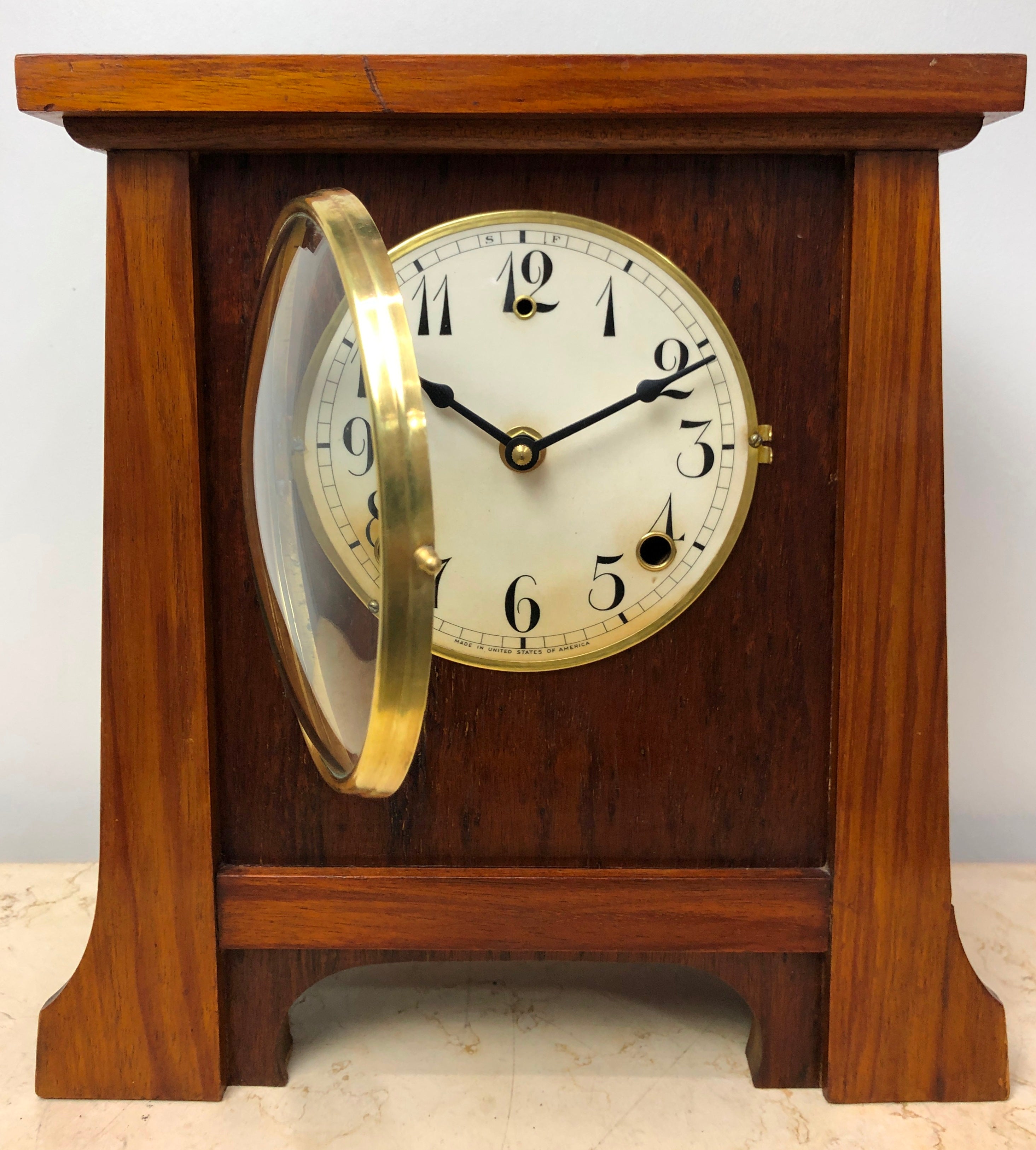 Original Antique USA Battery Mantel Clock | eXibit collection