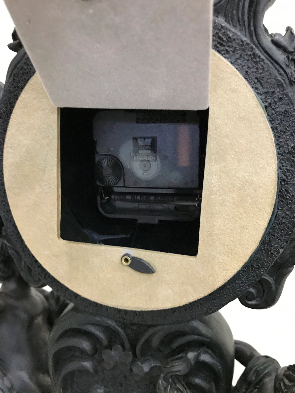Vintage Baroque Style Quartz Mantel Clock | eXibit collection