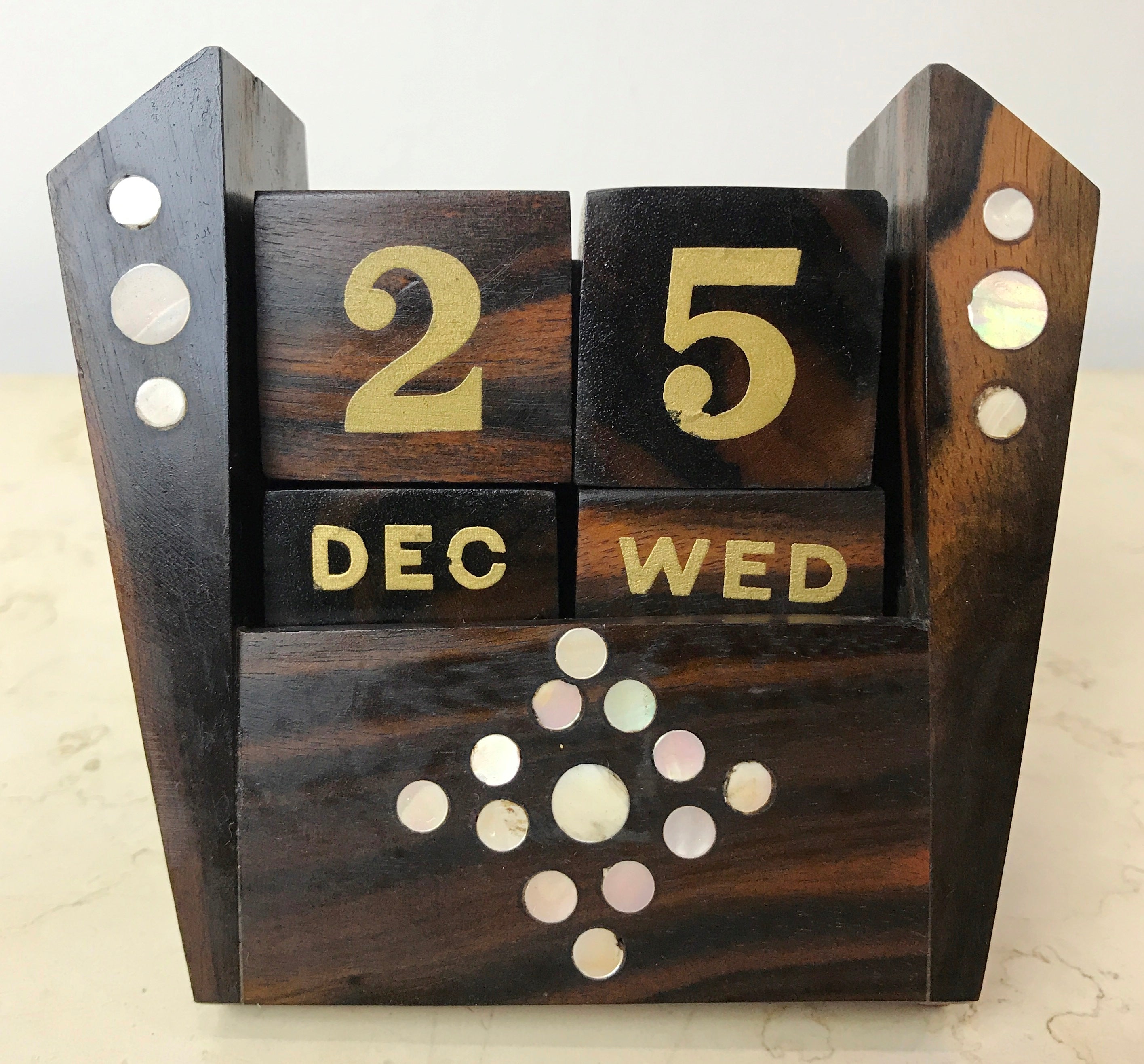 Vintage Perpetual Desk Calendar | eXibit collection