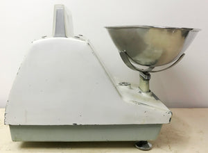 Vintage Lolly Avery Kitchen Scale | eXibit collection