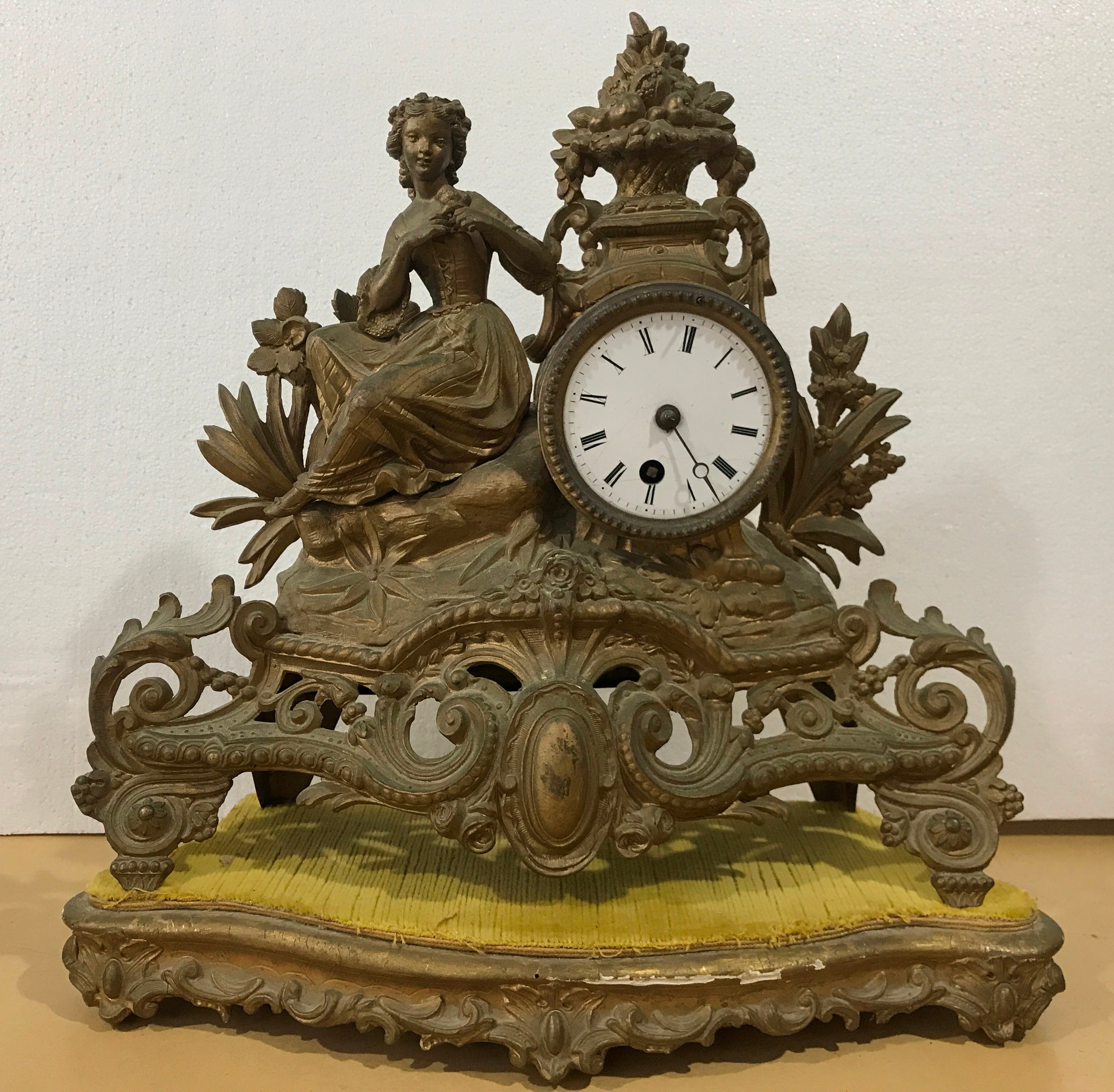 Antique Figural Spelter Mantel Clock | eXibit collection