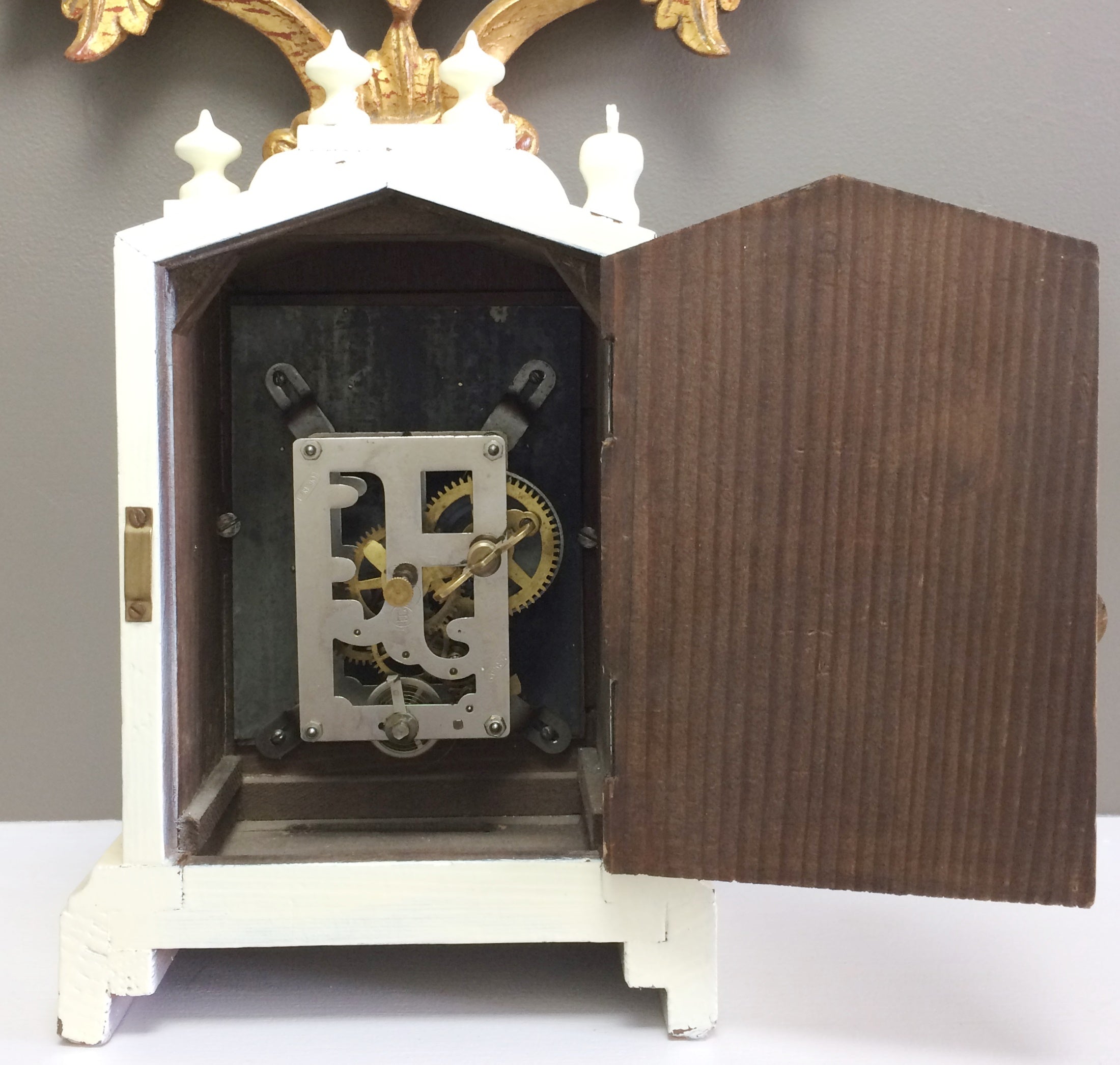 Antique Vintage Clocks & Décor | eXibit collection