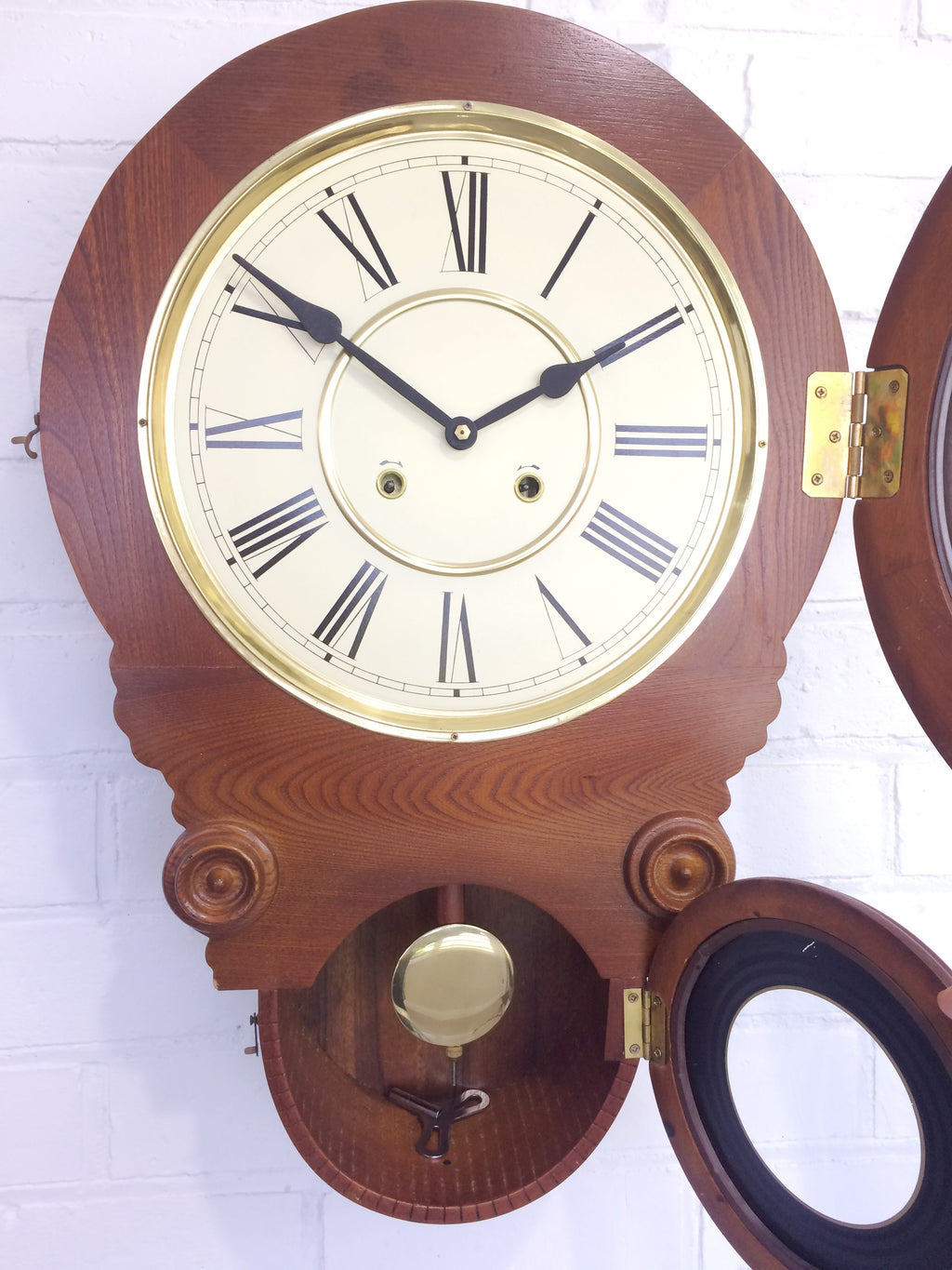 Antique Vintage Clocks & Décor | eXibit collection
